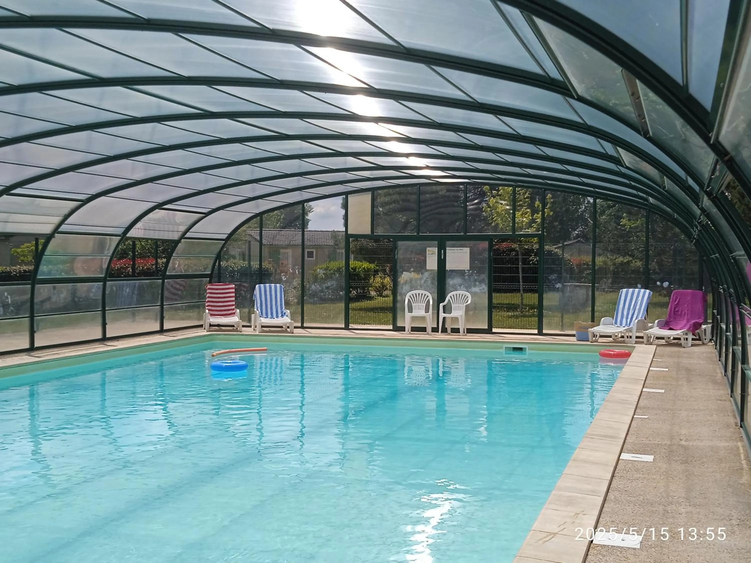 Swimming pool in Terres de France - Les Hameaux de Miel