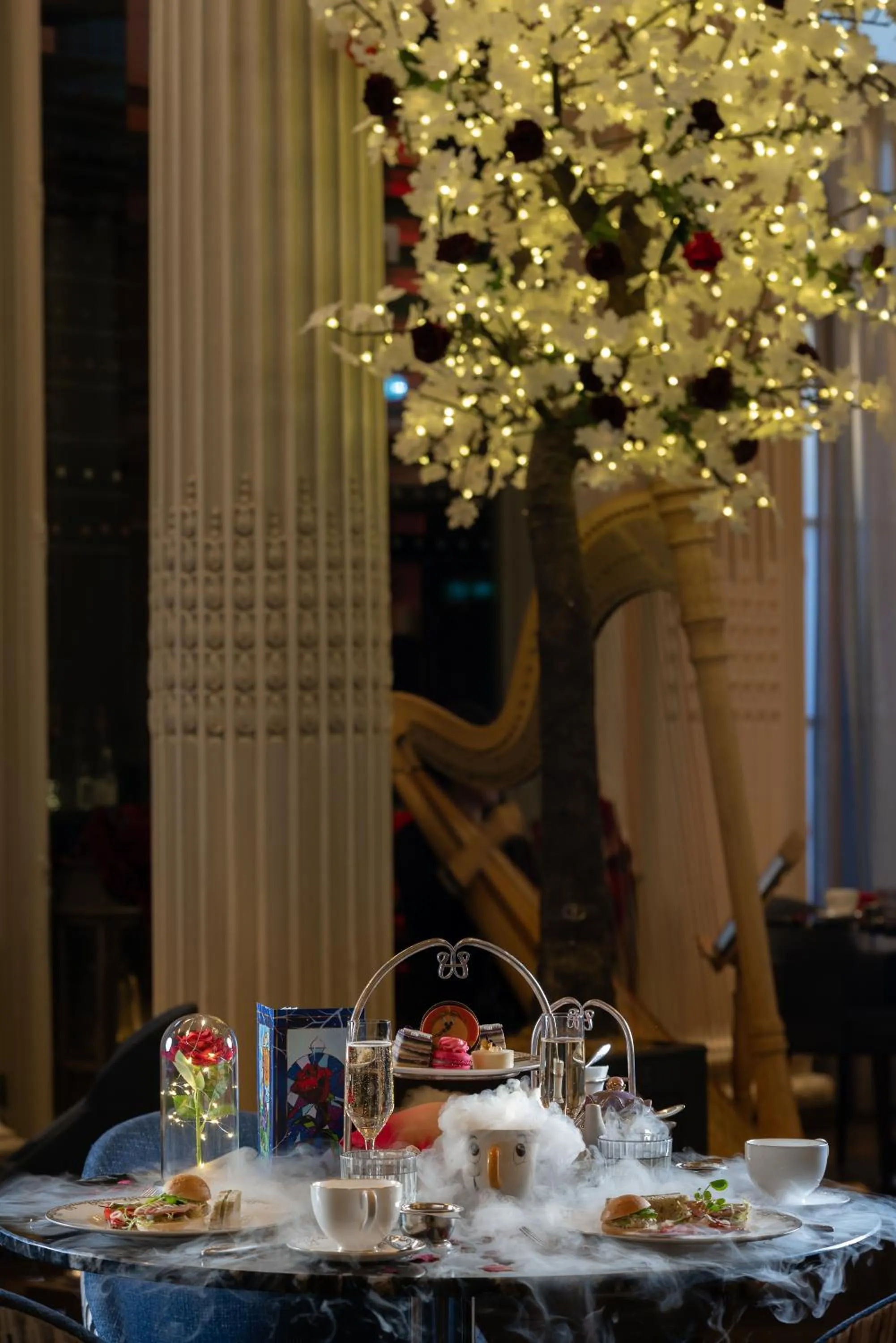 Restaurant/places to eat in The Waldorf Hilton