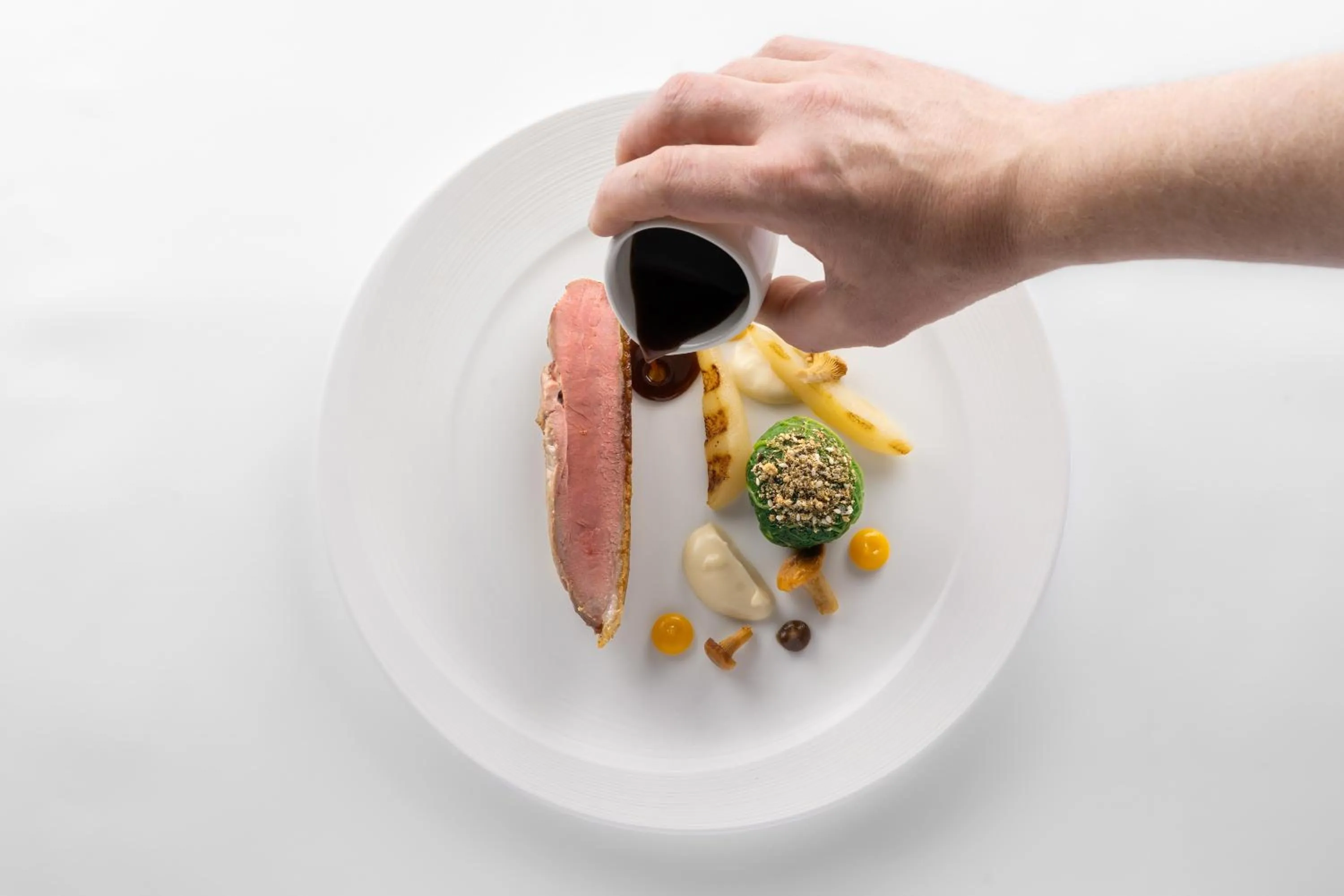 Restaurant/places to eat in The Waldorf Hilton