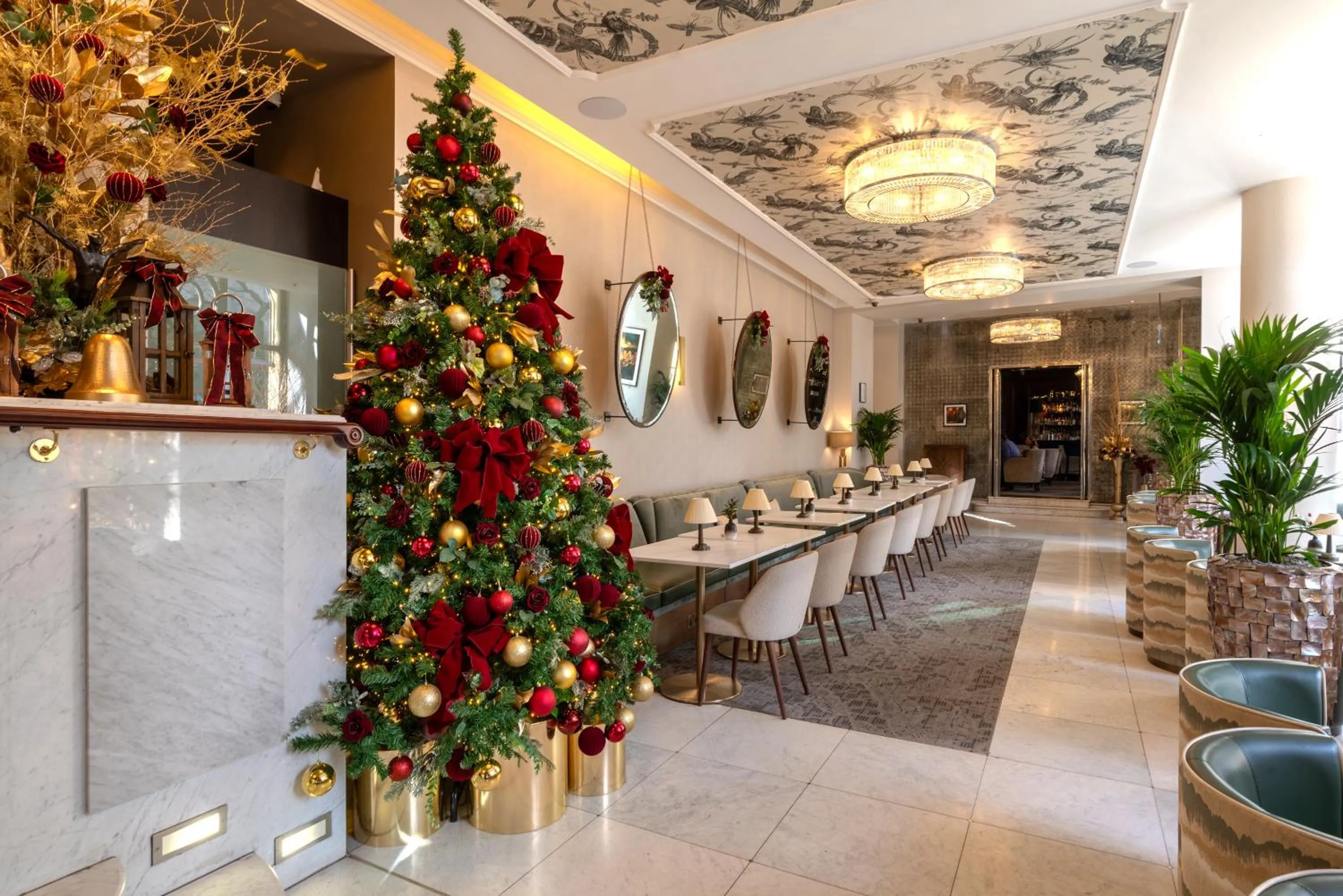 Lobby or reception in The Waldorf Hilton