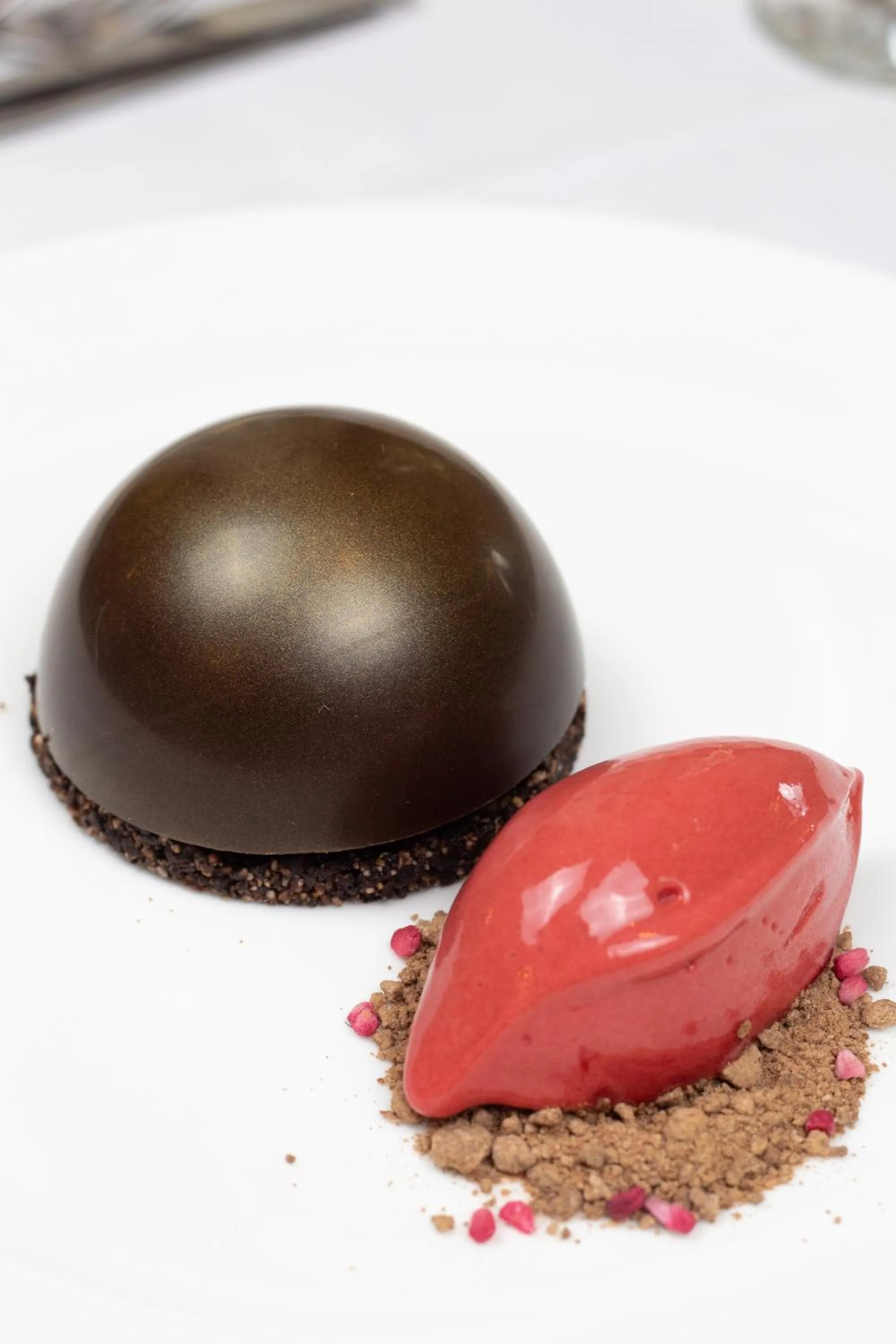 Restaurant/places to eat in The Waldorf Hilton