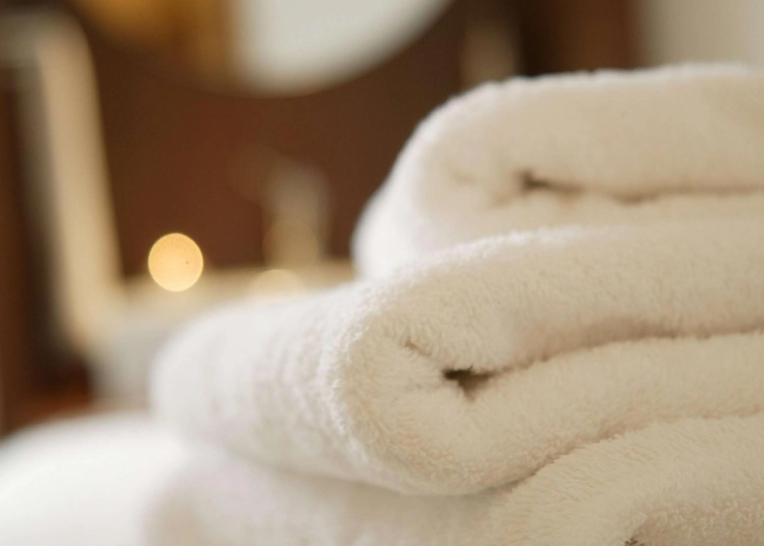 Pool view, Bed in The Waldorf Hilton