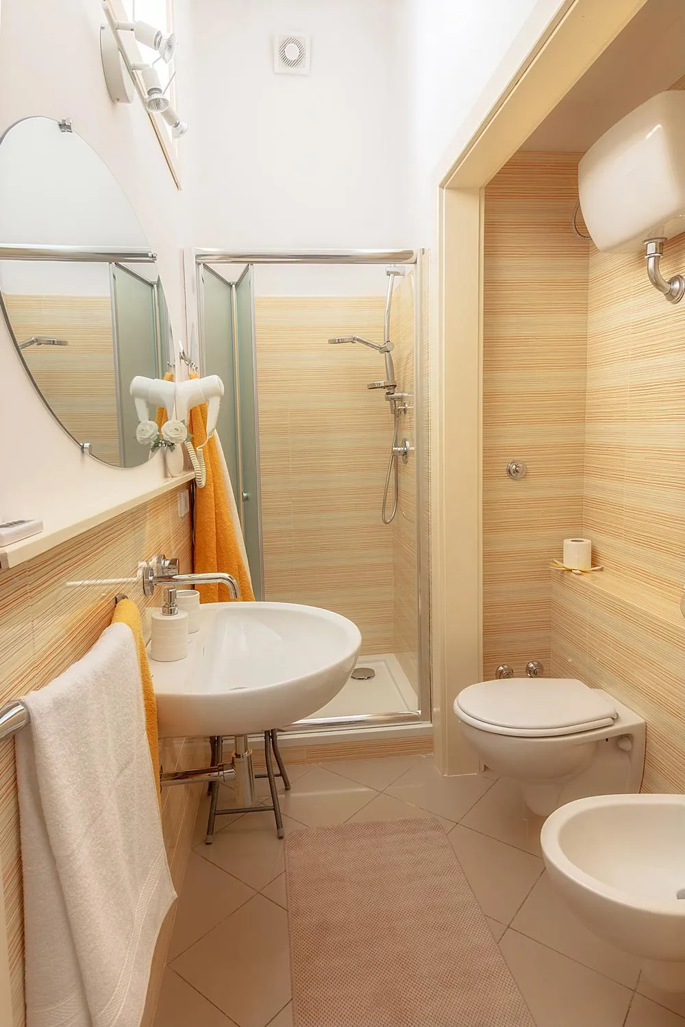 Bathroom in L'ARENA B&B