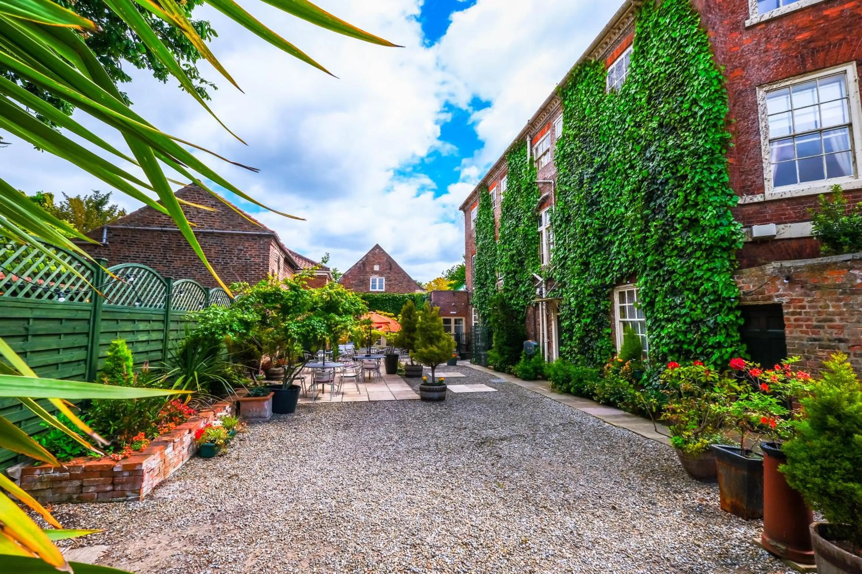 Garden in York Pavilion Hotel, BW Signature Collection
