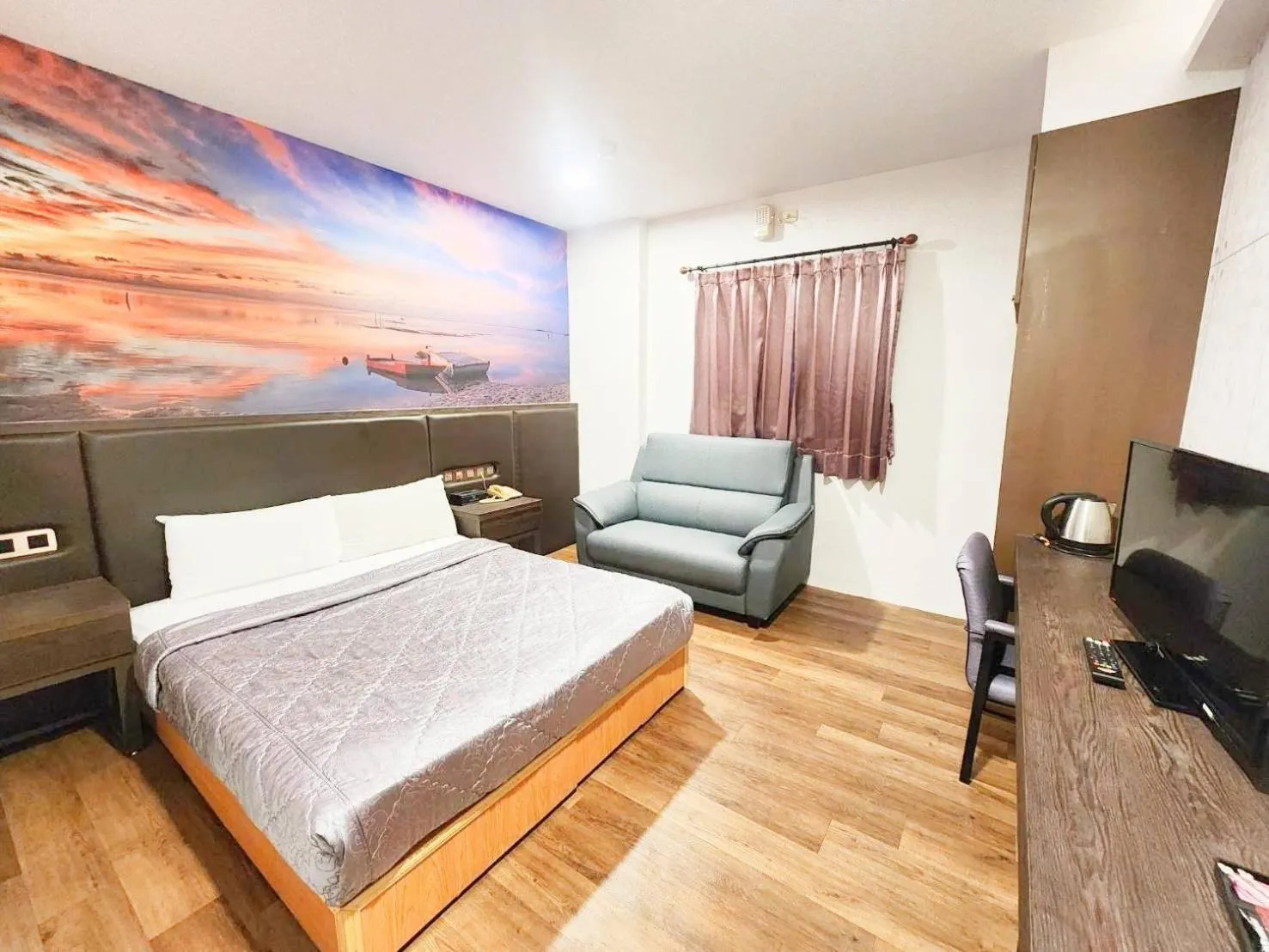 Photo of the whole room, Bed in Royal Business Hotel