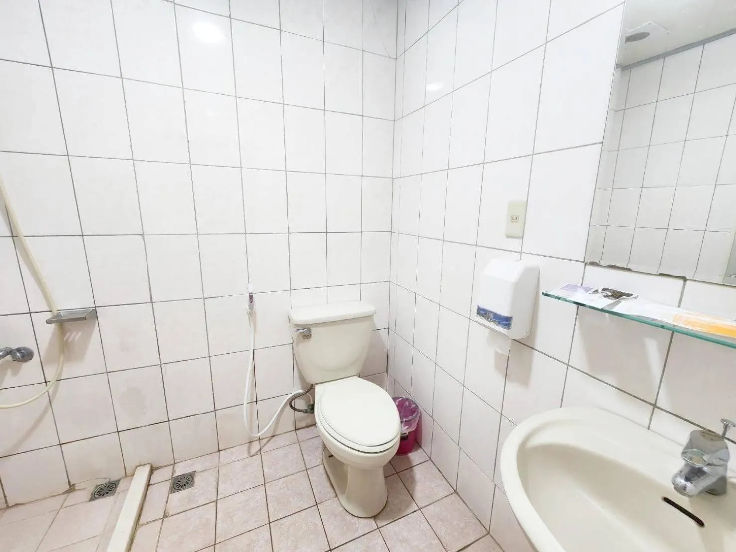 Shower in Royal Business Hotel