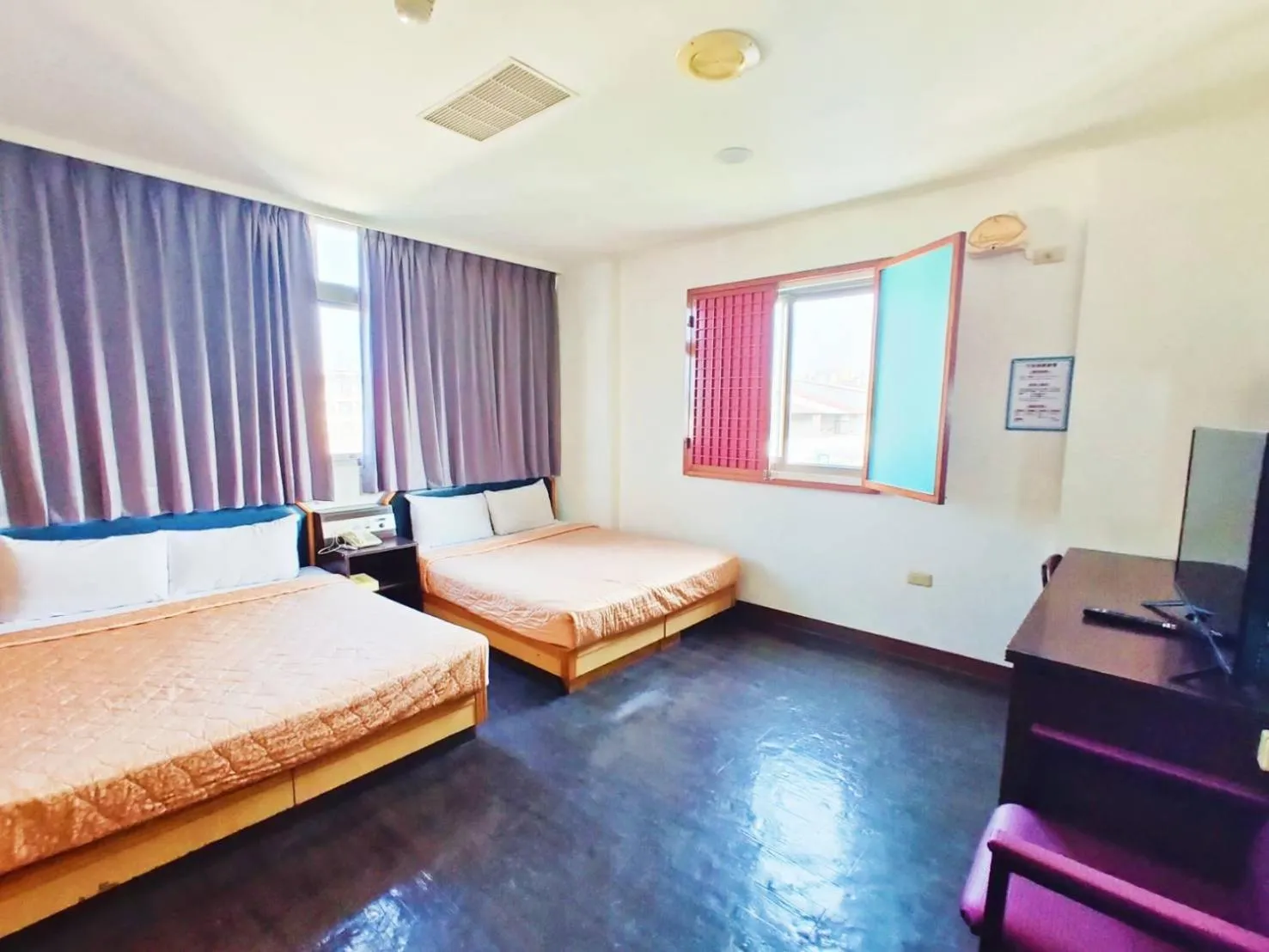 Photo of the whole room, Bed in Royal Business Hotel