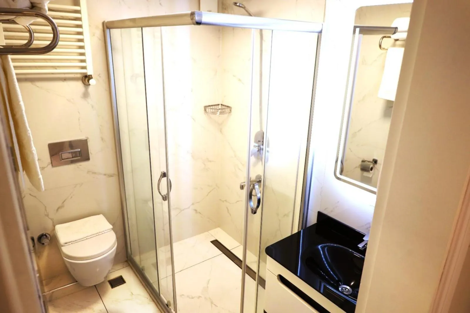 Toilet in Bakirkoy Tashan Business & Airport Hotel