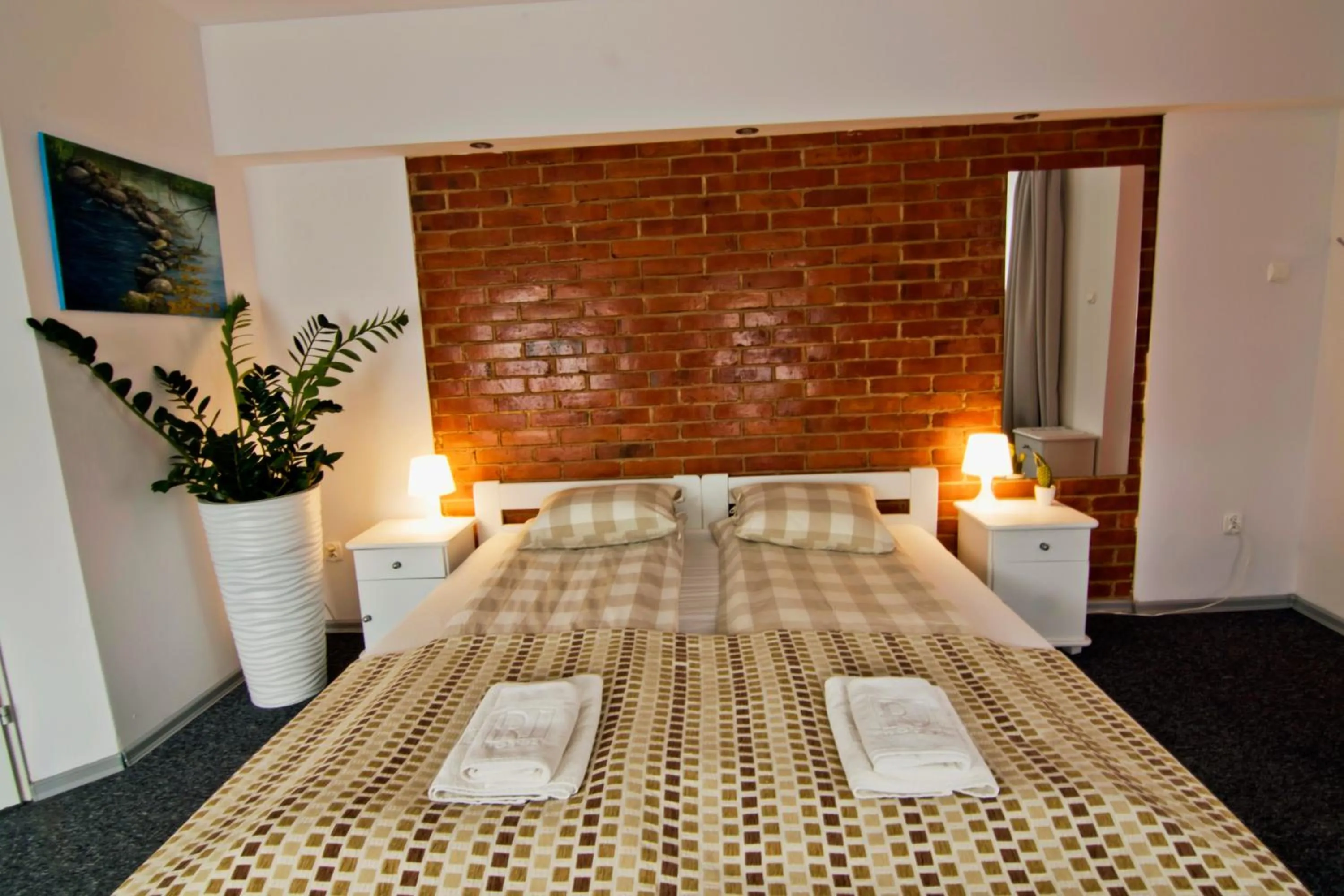 Photo of the whole room in RJ Hotel