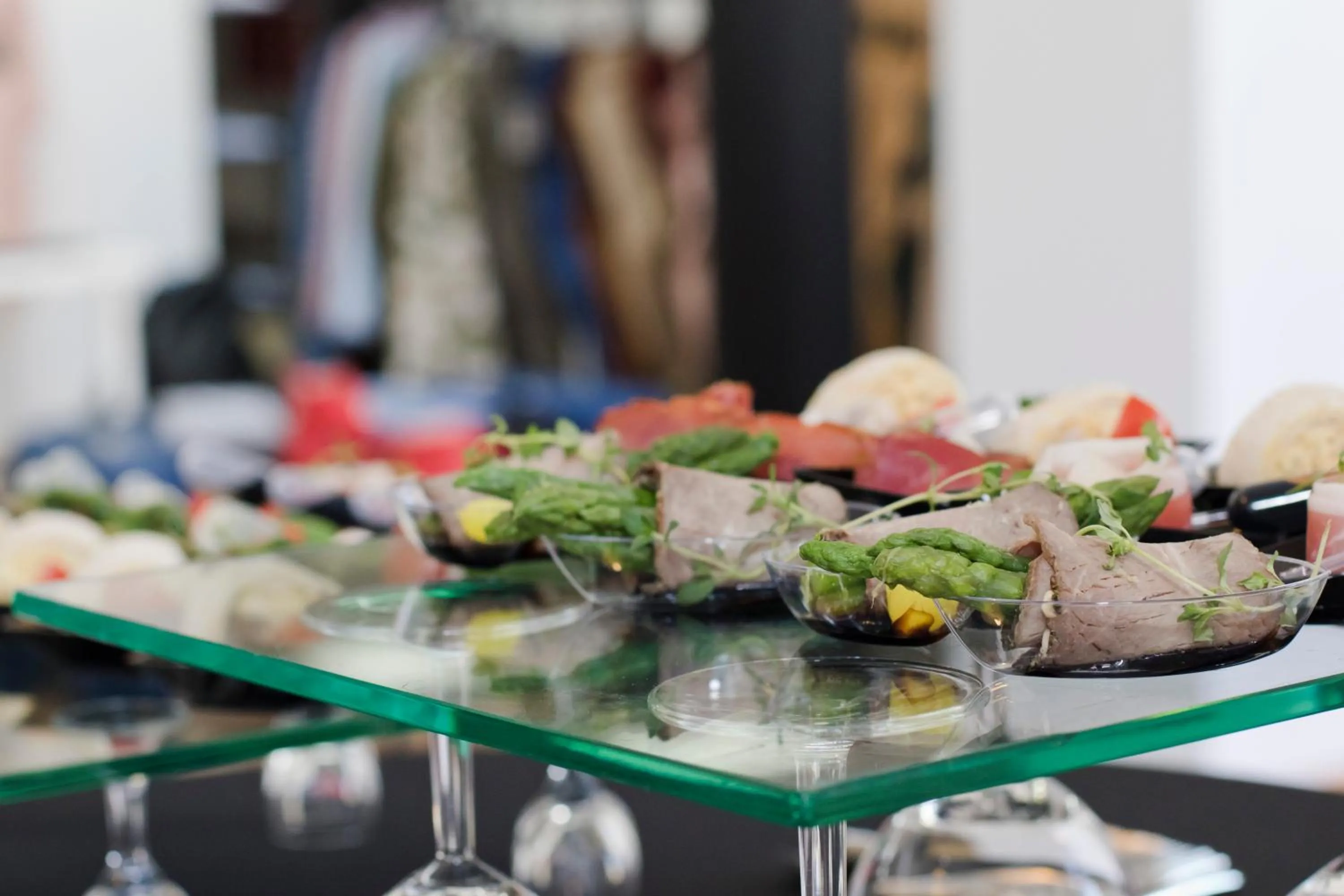 Food and drinks in RJ Hotel