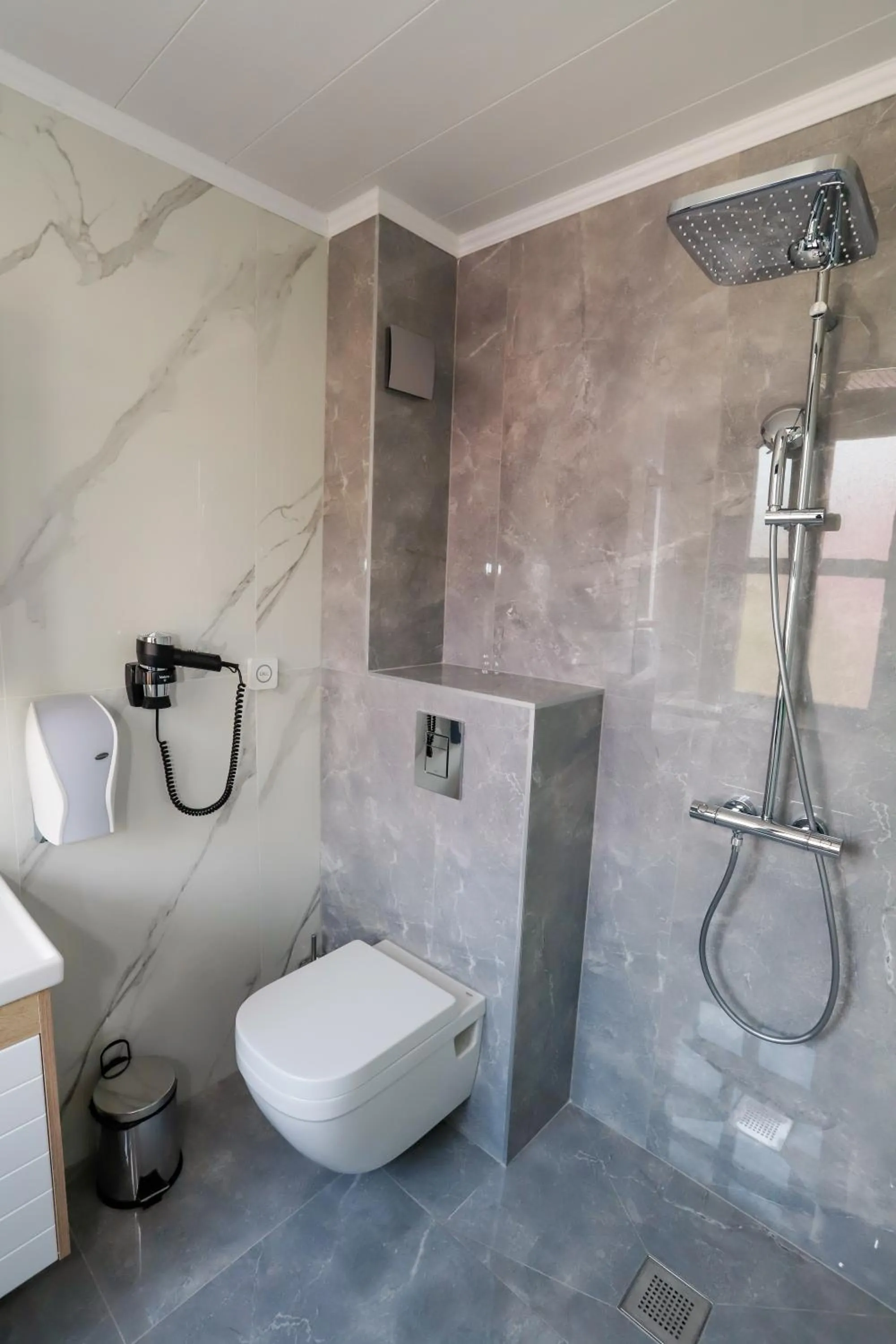 Shower in Glavatarski Han