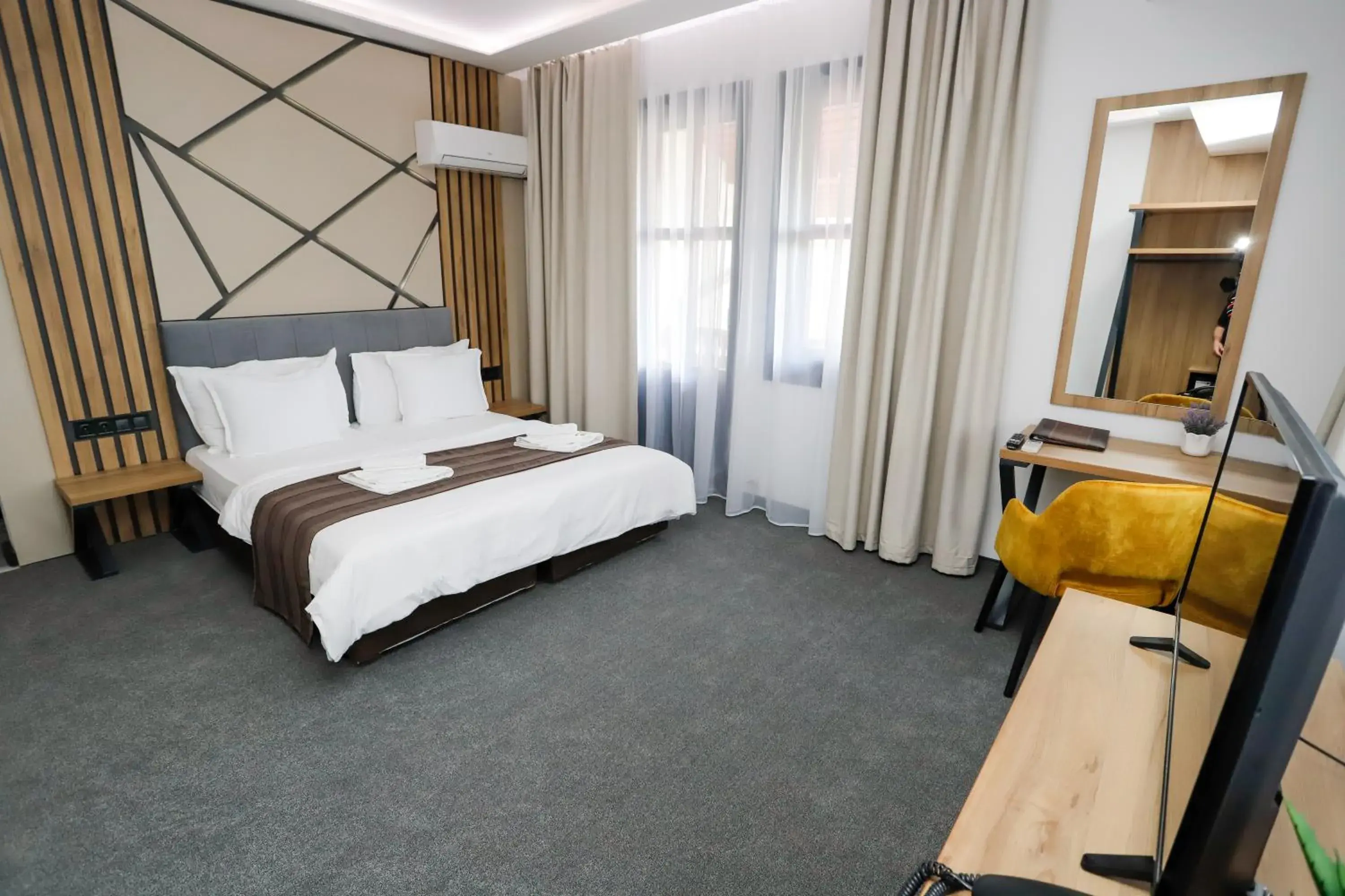 Superior Double or Twin Room with Lake View in Glavatarski Han Superior Double or Twin Room with Lake View in Glavatarski Han