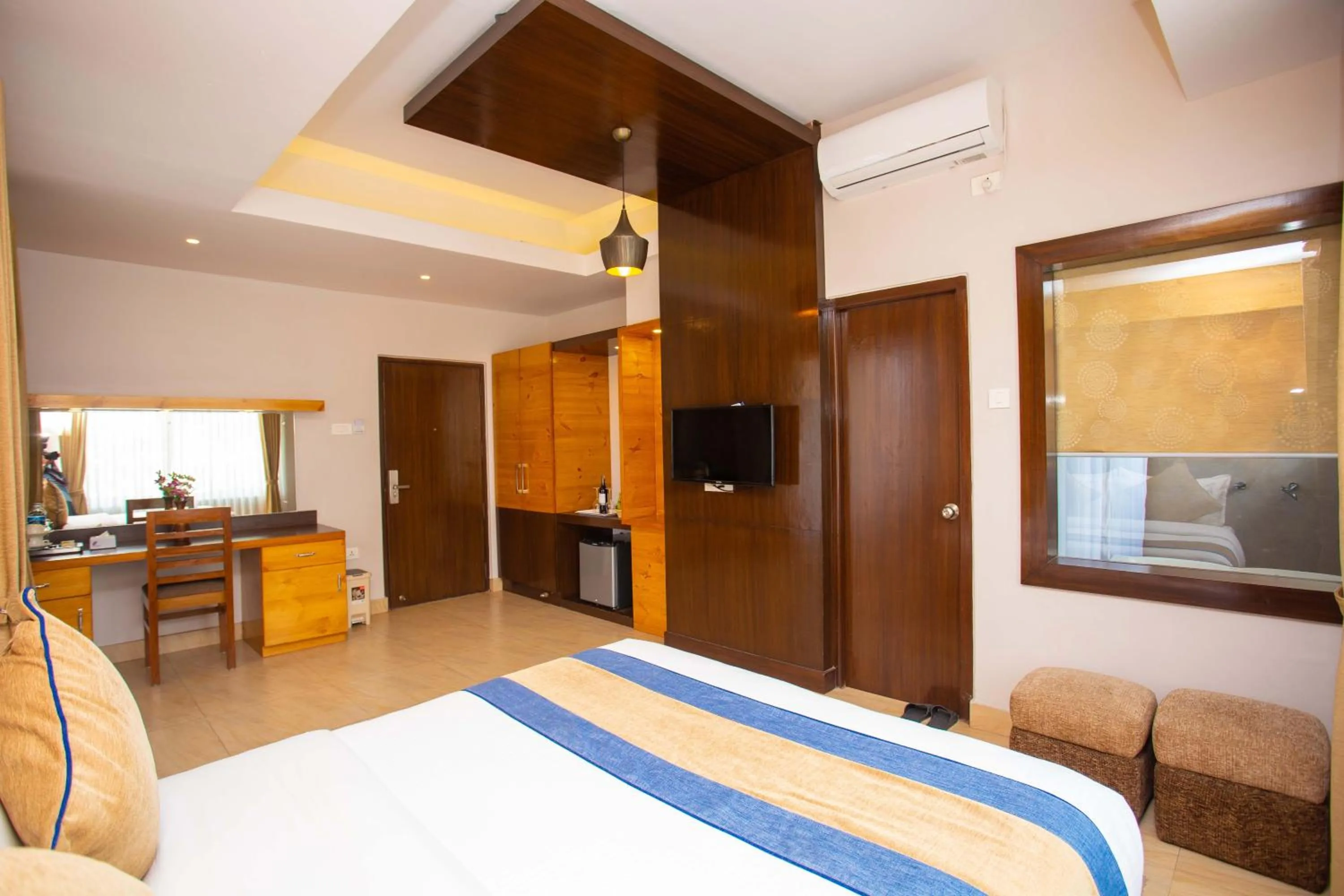 Photo of the whole room in Hotel Lake Paradise