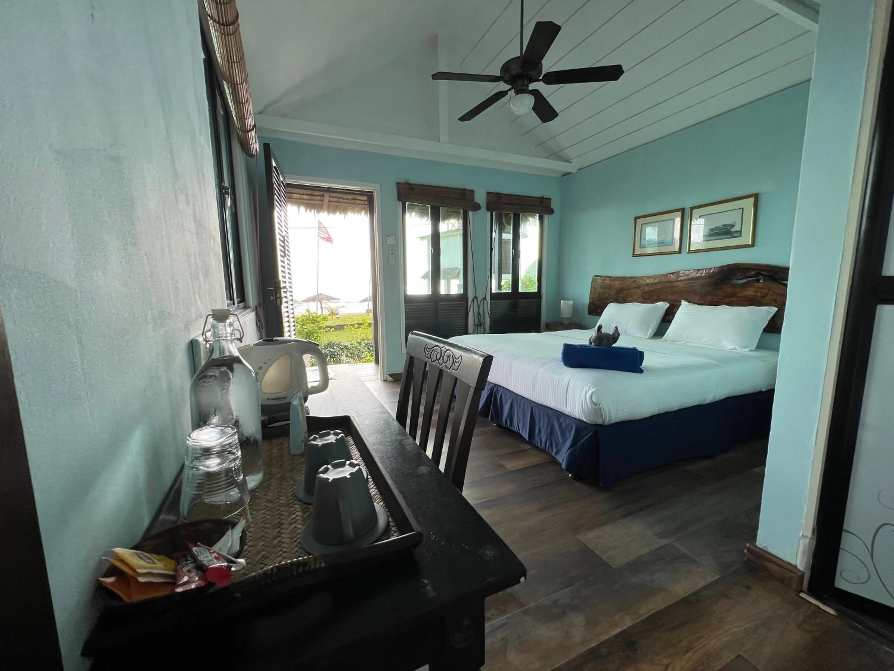 Coffee/tea facilities, Bed in 1511 Coconut Grove