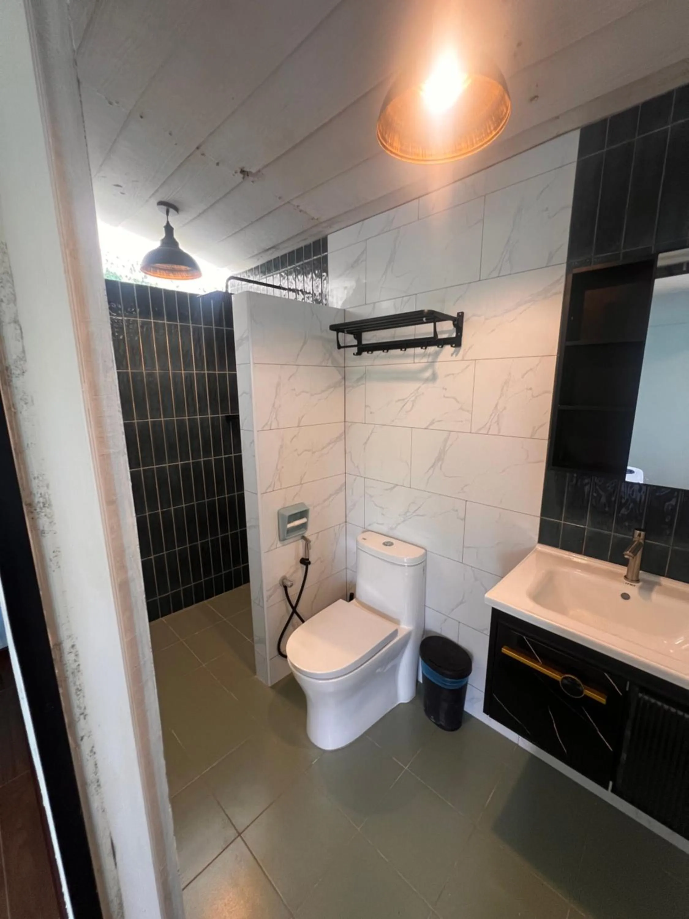 Toilet in 1511 Coconut Grove