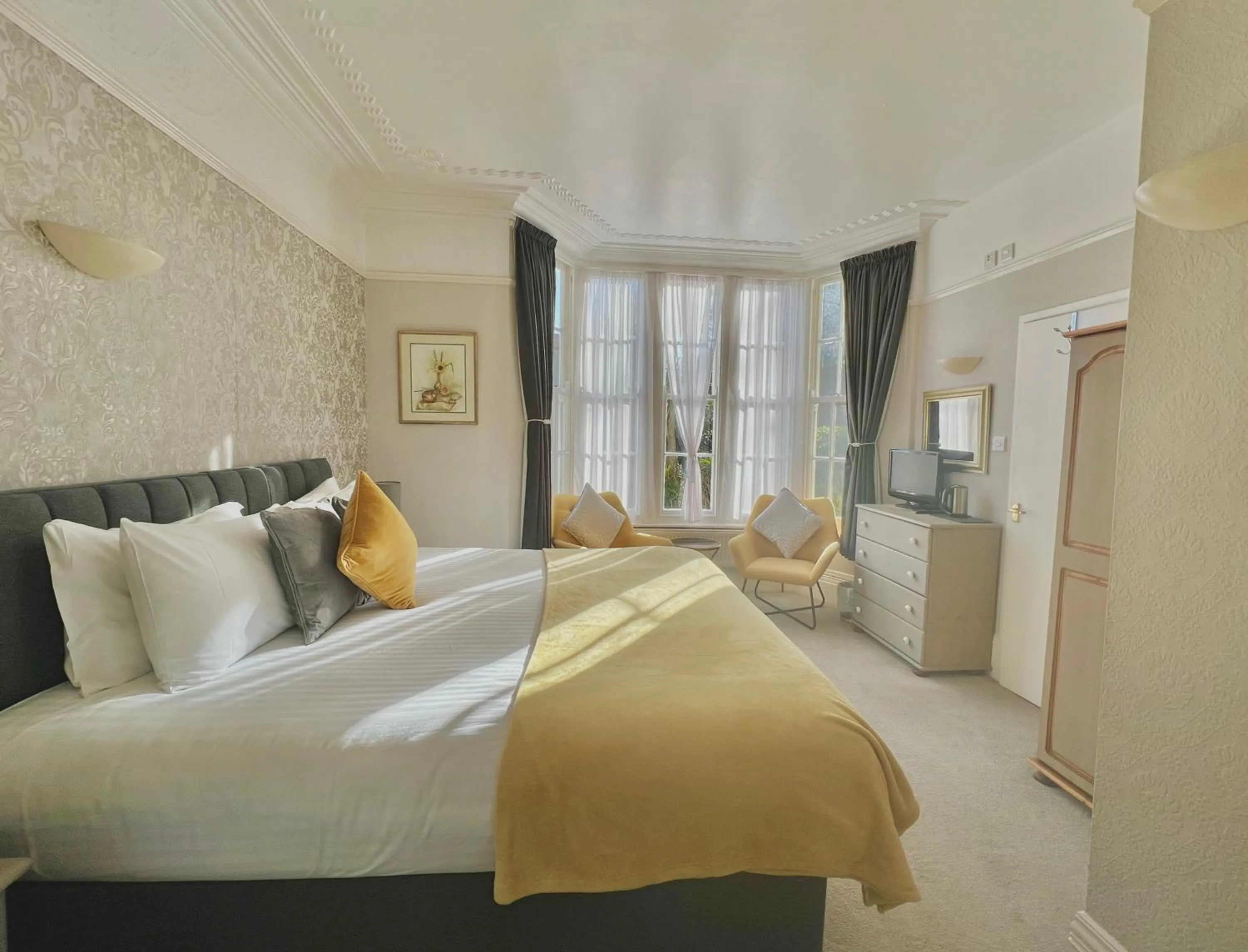 Sea view, Bed in The Charterhouse