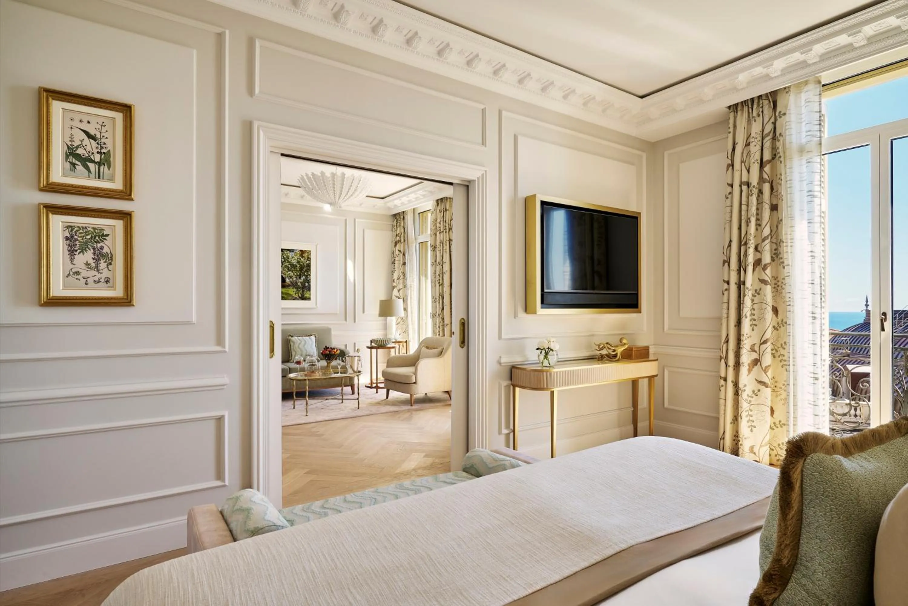 Photo of the whole room, Bed in Hôtel Hermitage Monte-Carlo