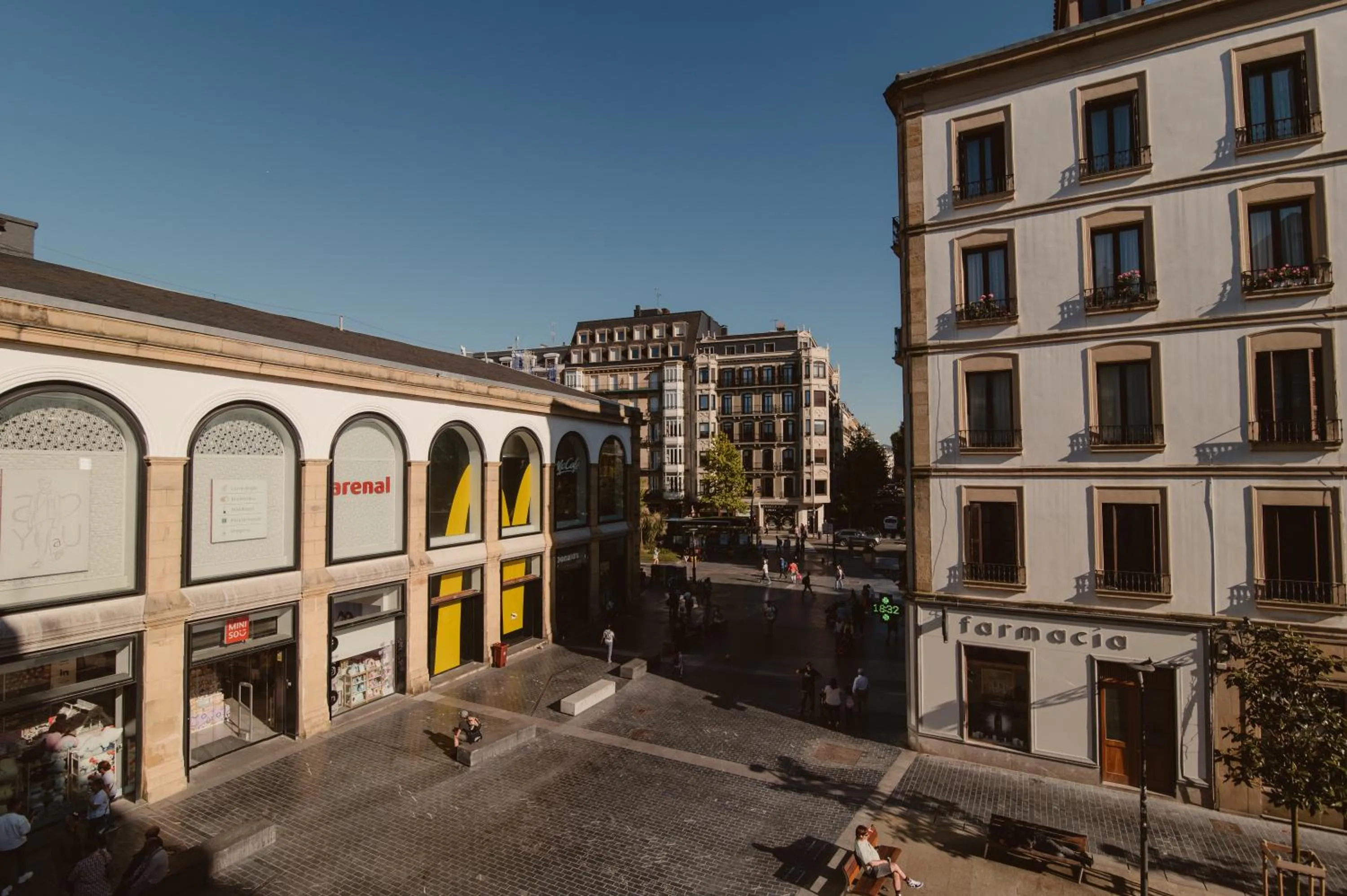 Neighbourhood in Boulevard Roomss