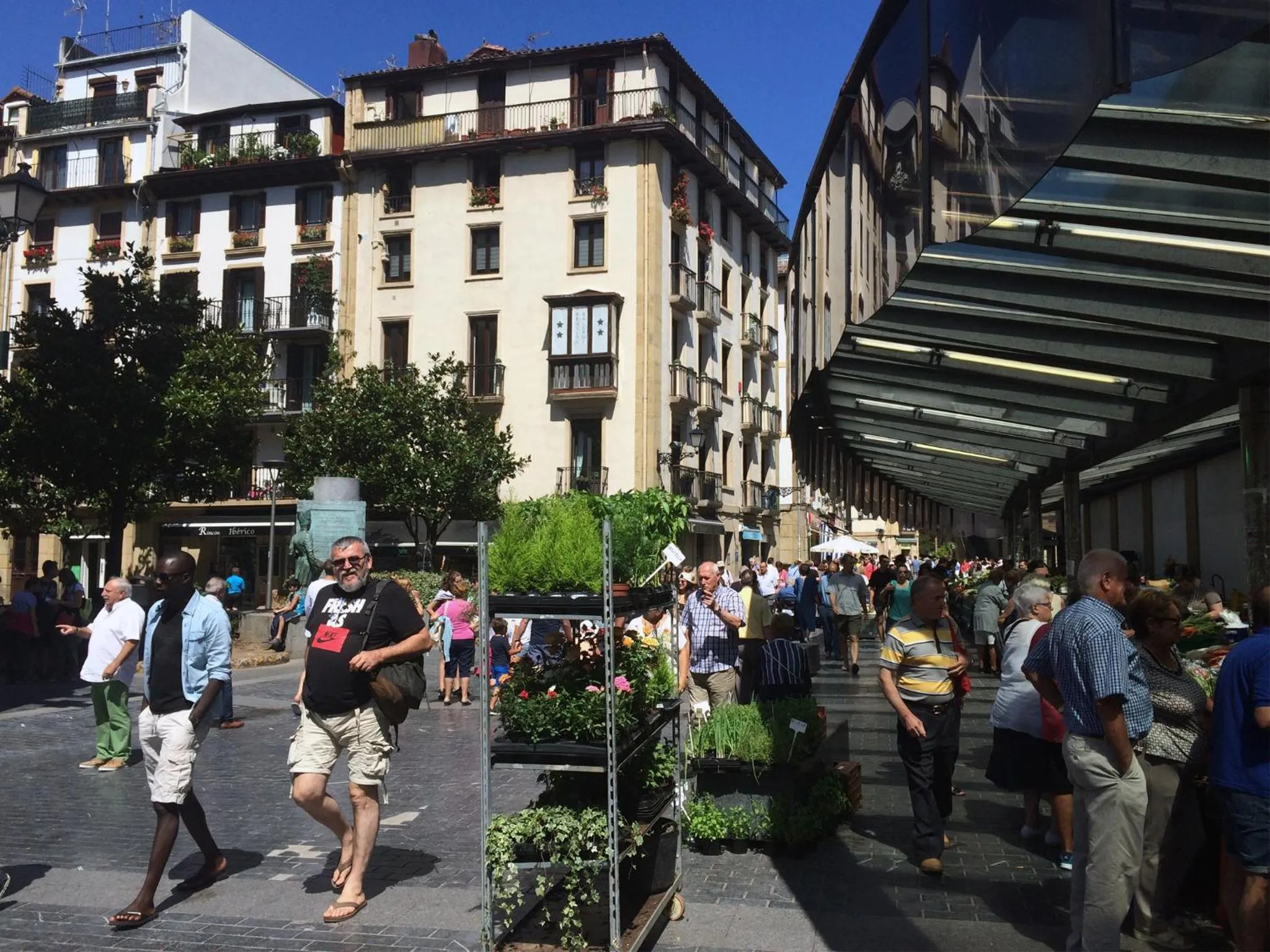 Property building in Pensión Balerdi