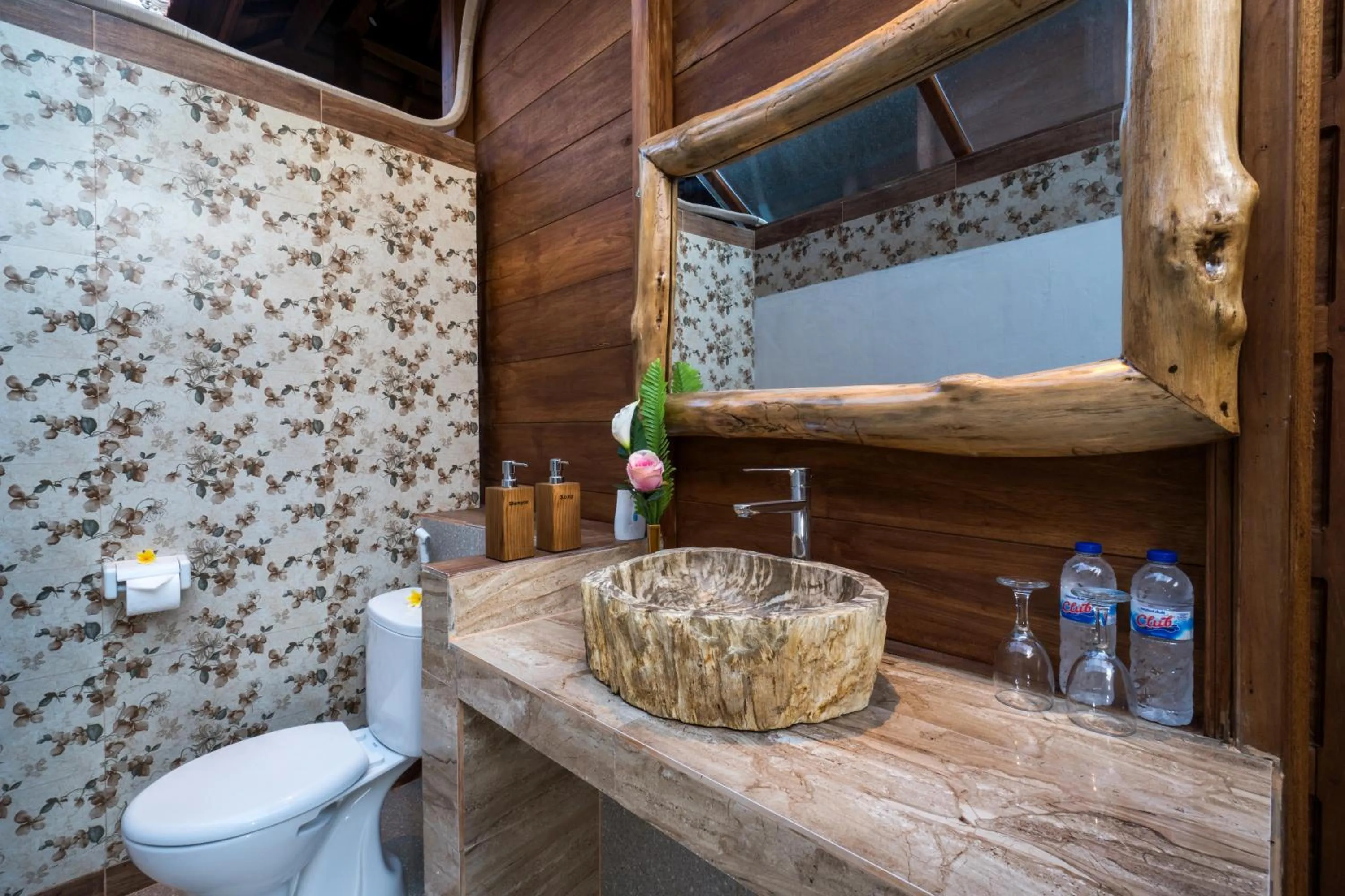 Bathroom in Radiance Sunset Villas Lembongan