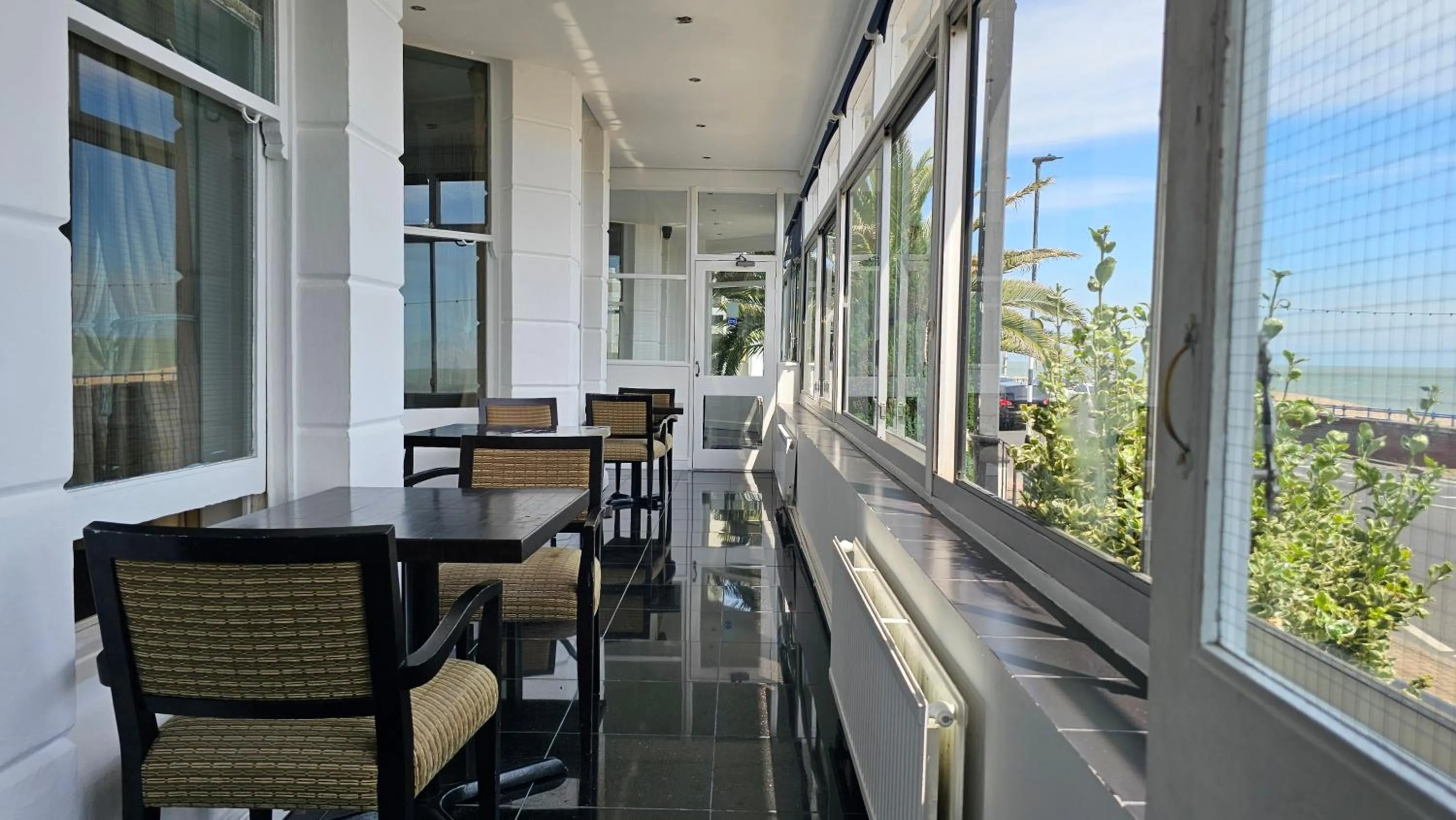 Restaurant/places to eat in The Strand Hotel