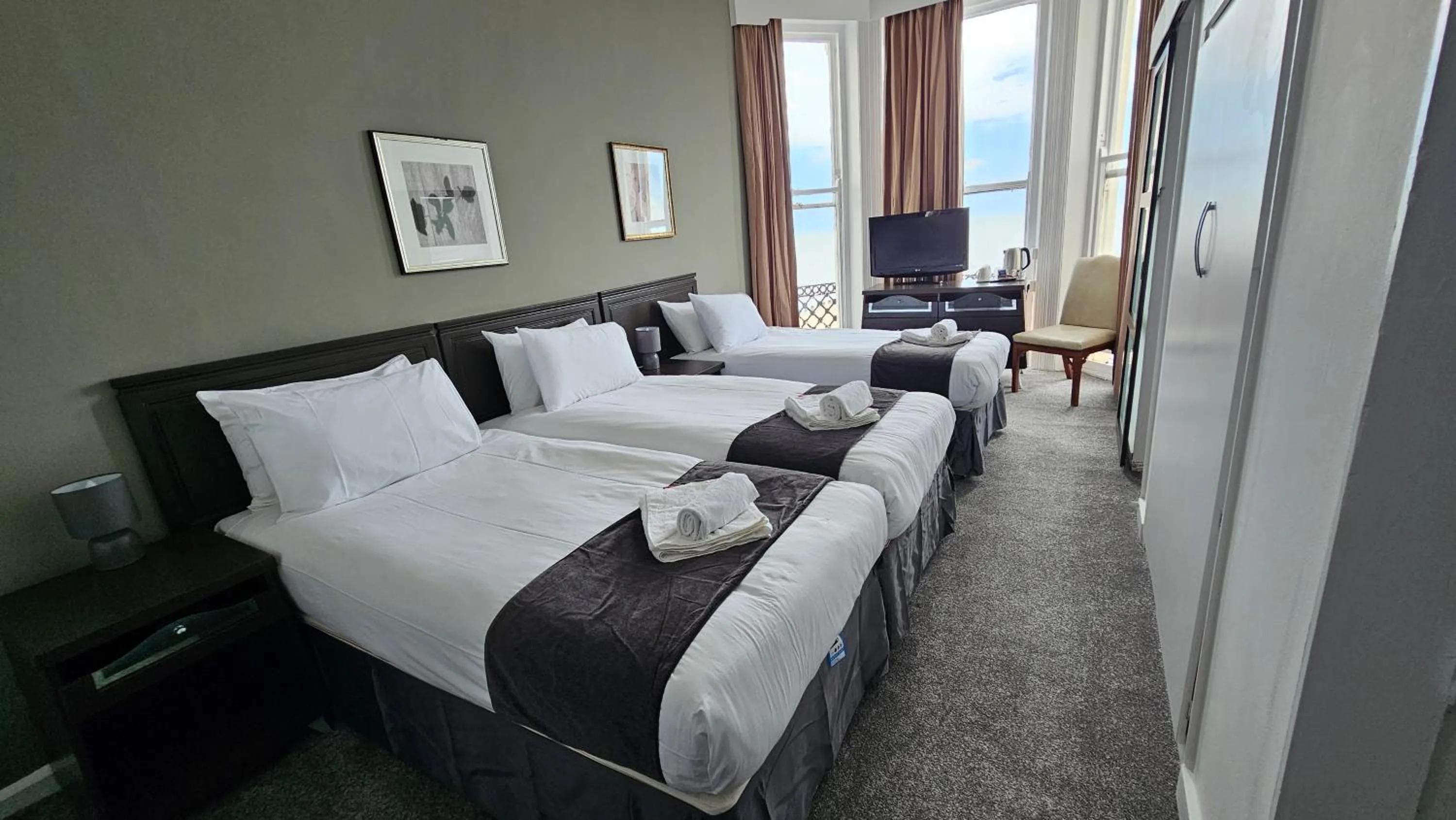 Bedroom, Bed in The Strand Hotel