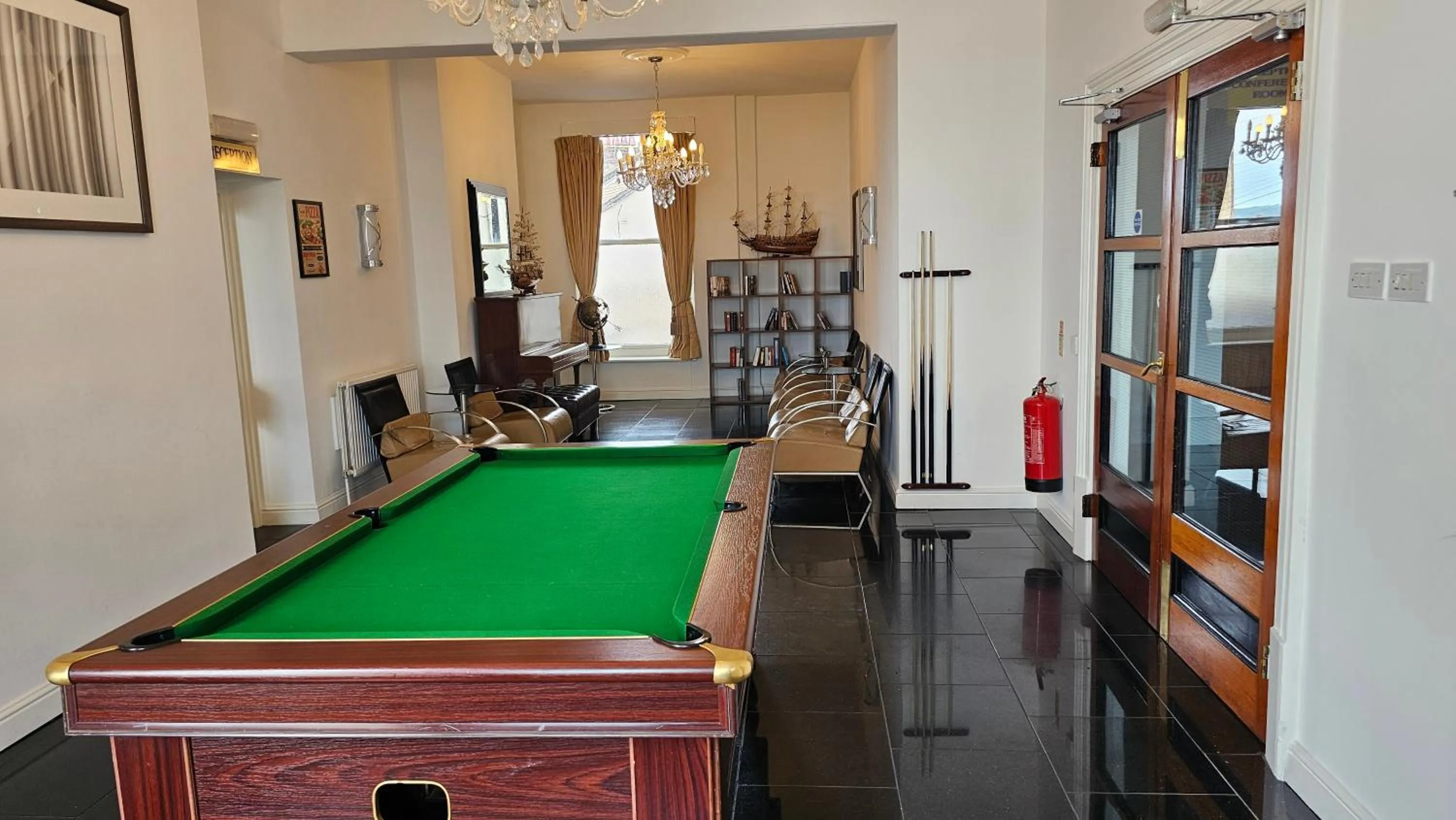 Billiard in The Strand Hotel