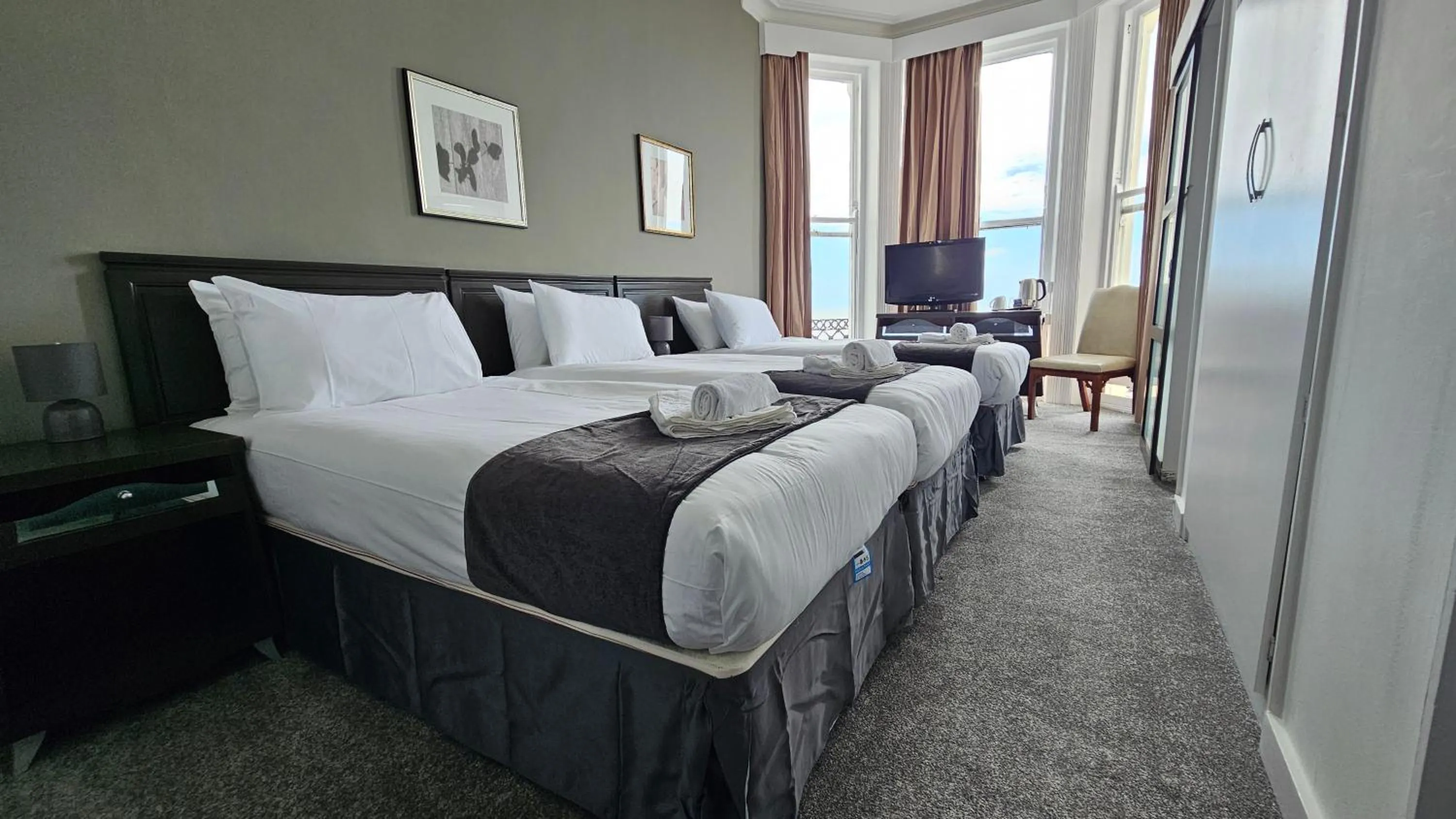 Bedroom, Bed in The Strand Hotel