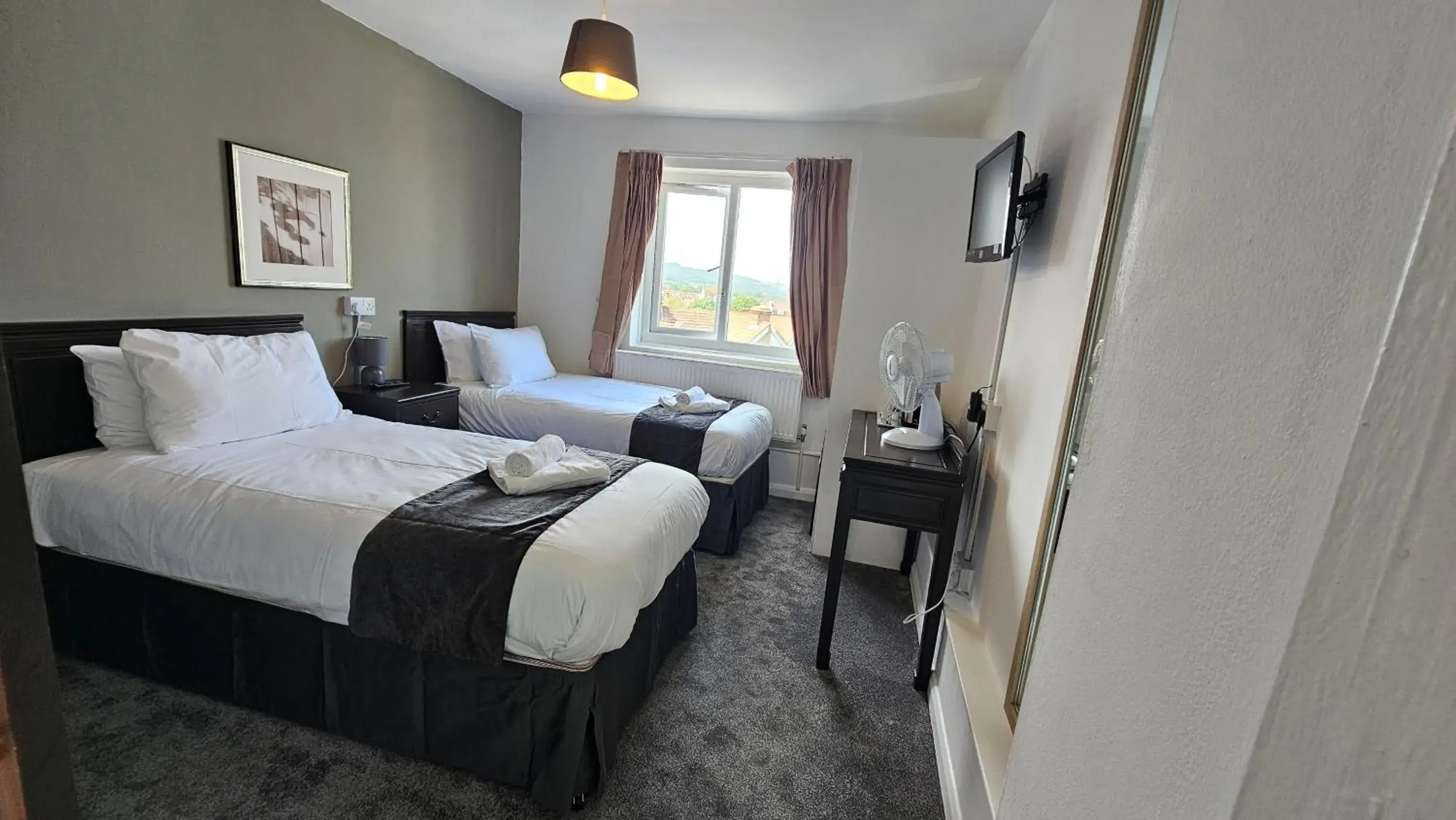 Standard Twin Room with View in The Strand Hotel Standard Twin Room with View in The Strand Hotel