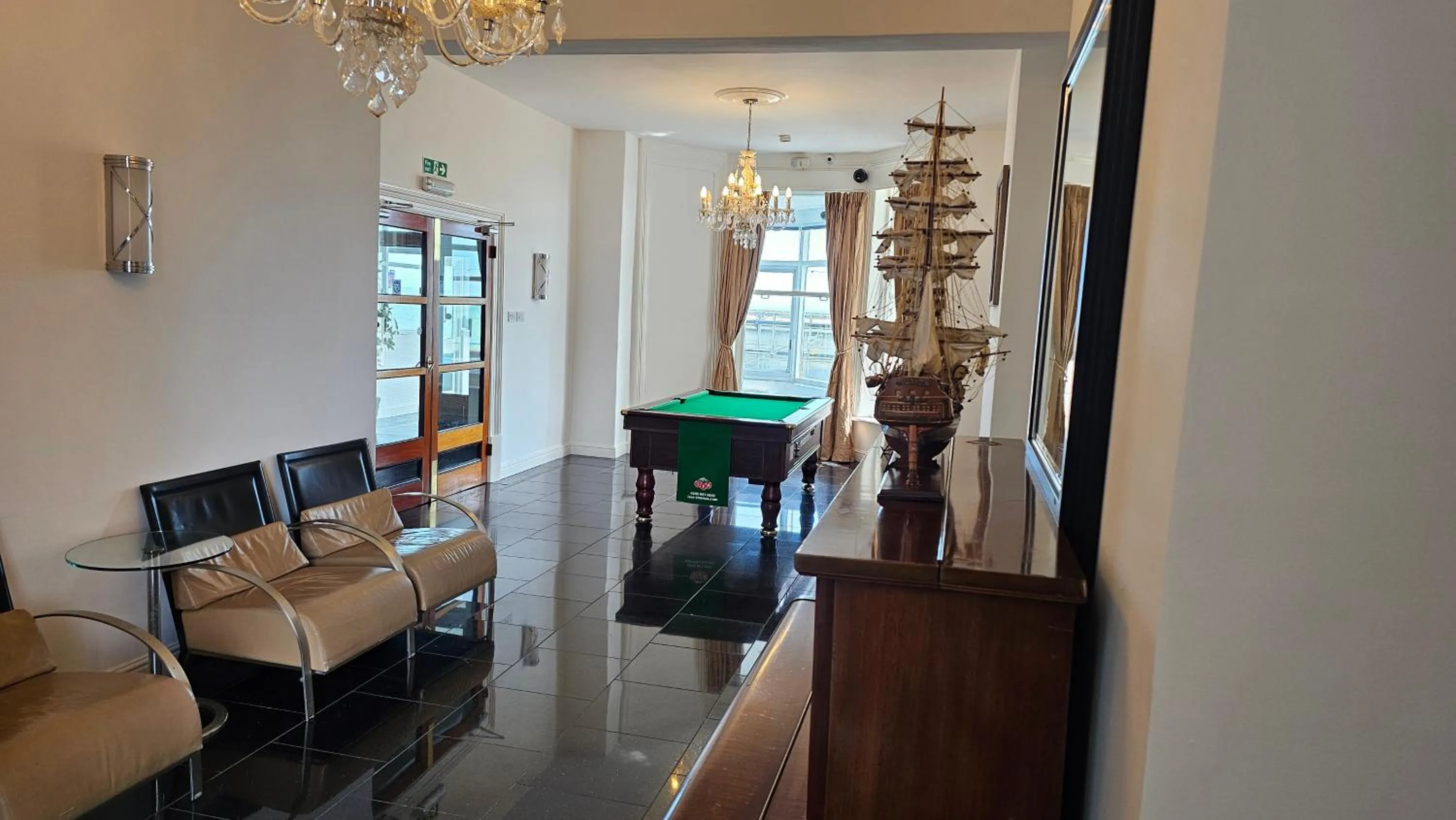 Billiard in The Strand Hotel