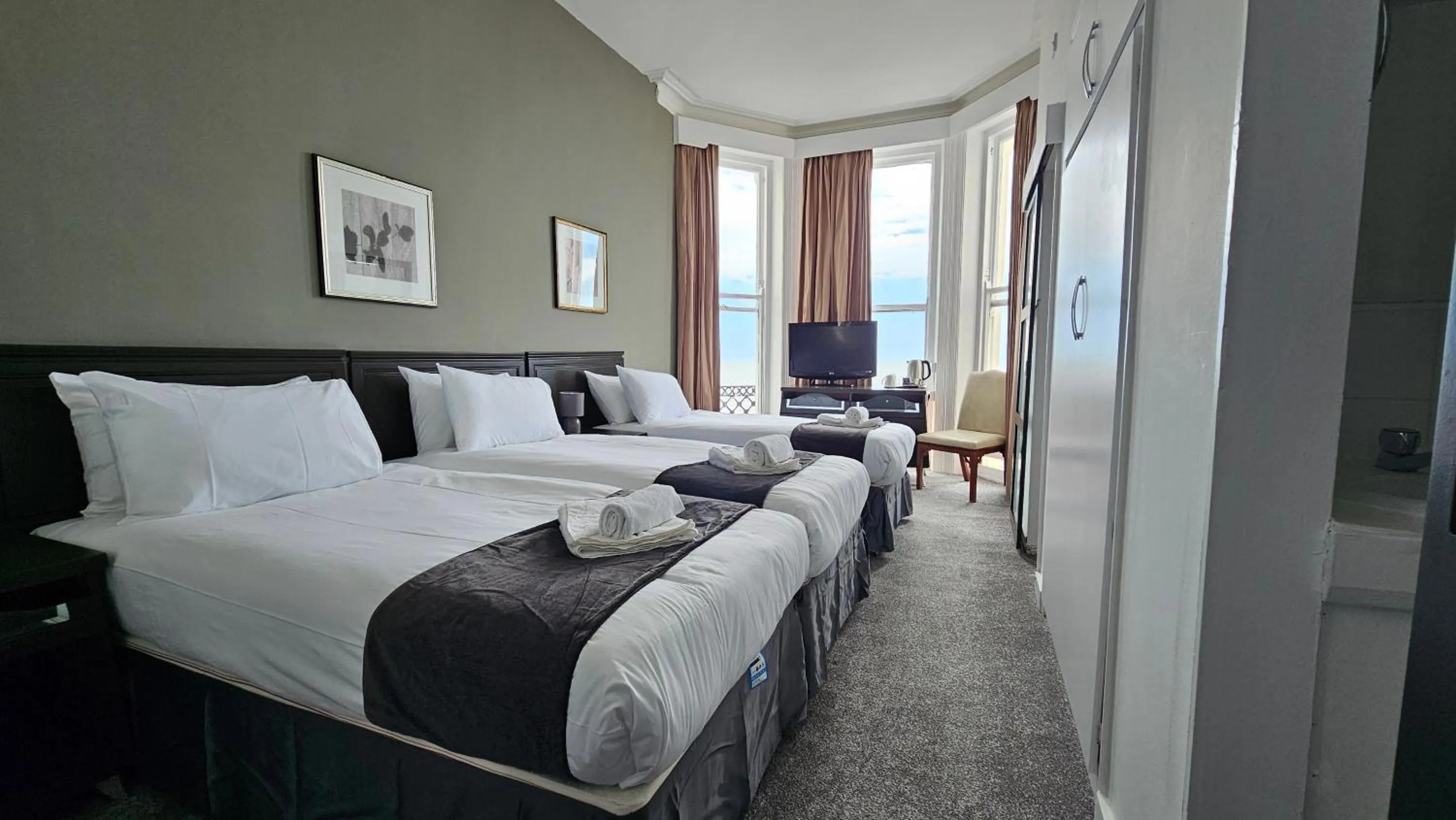 Bed in The Strand Hotel