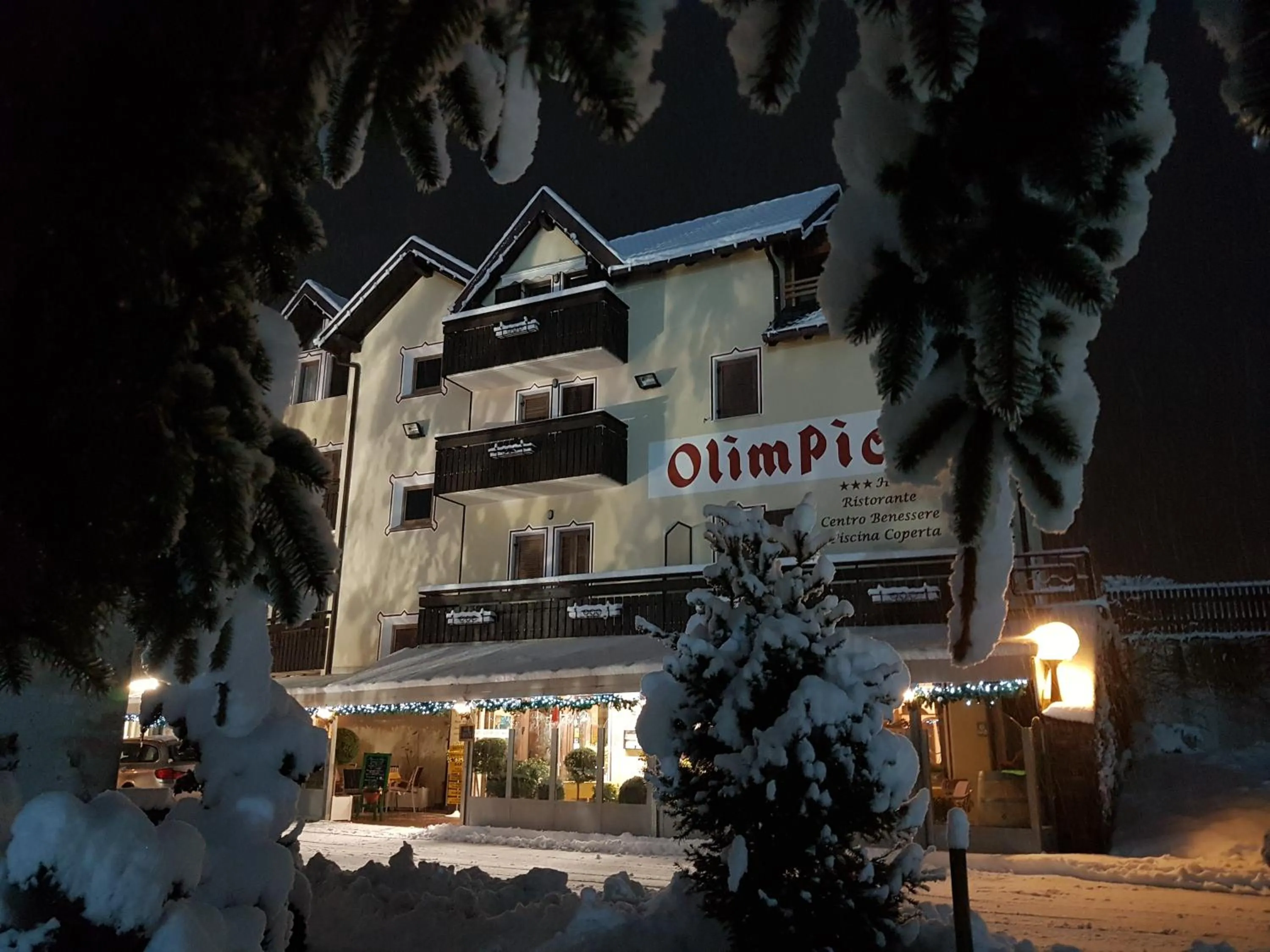 Facade/entrance in Hotel Olimpic
