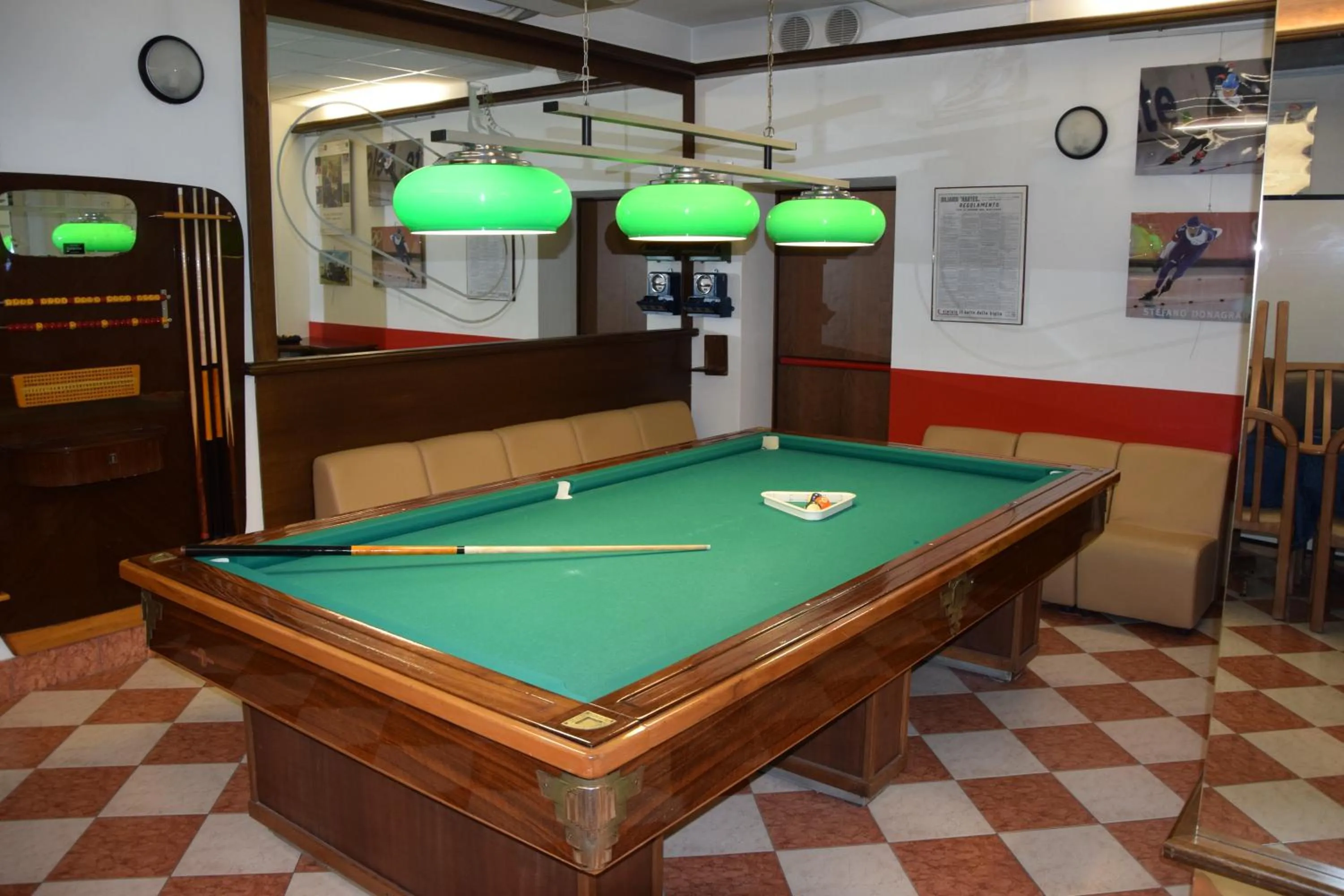 Communal lounge/ TV room in Hotel Olimpic