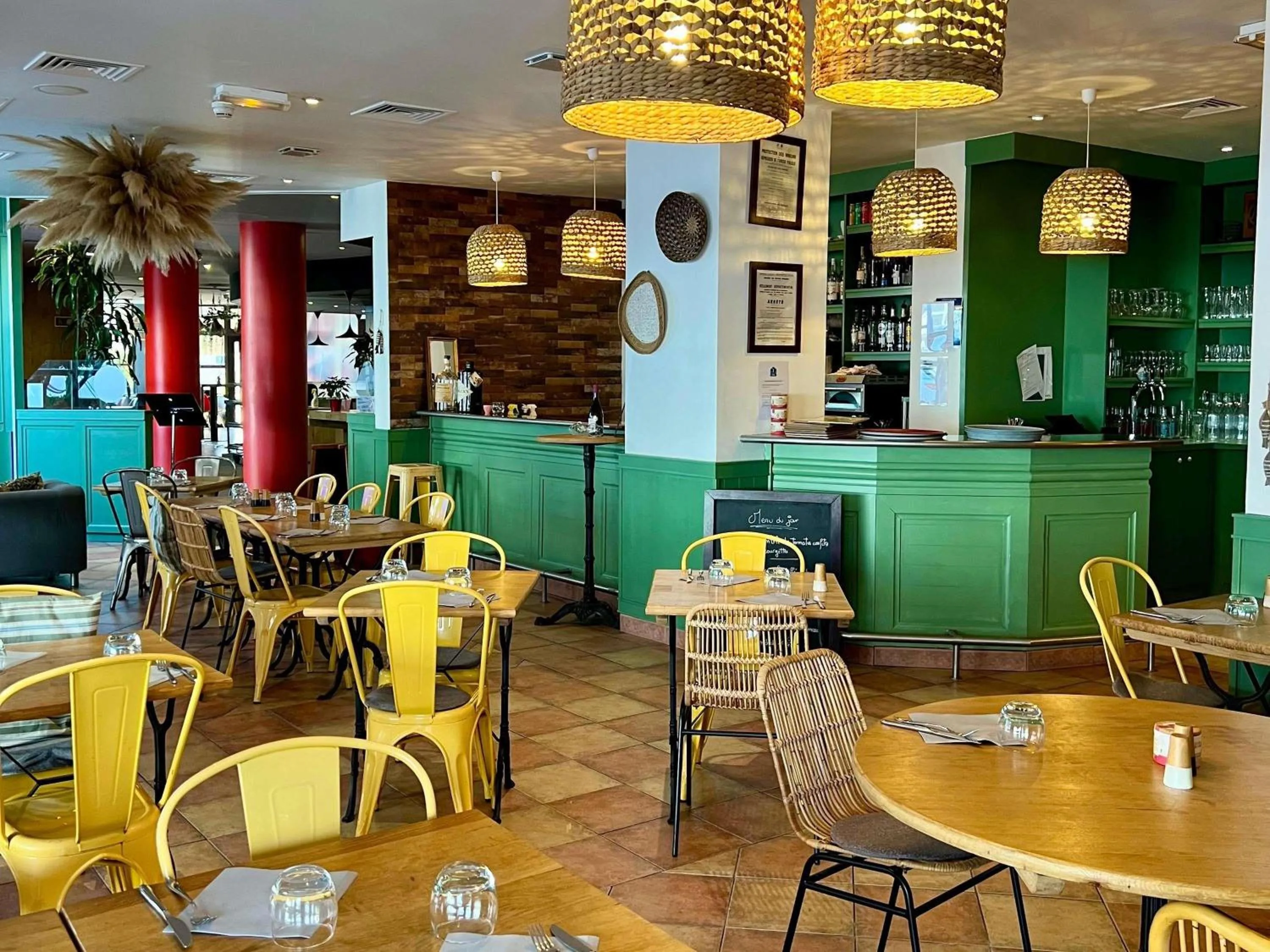 Restaurant/places to eat in ibis Montpellier Centre Polygone