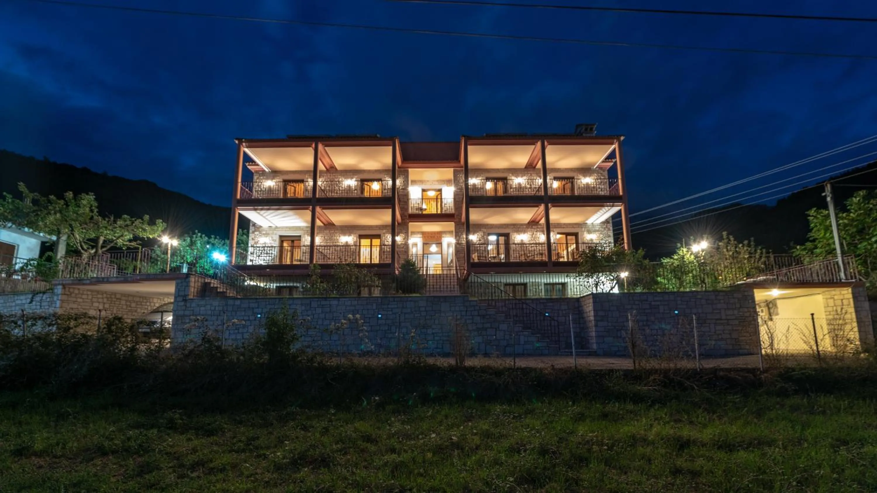 Property building in Xenonas Kypseli