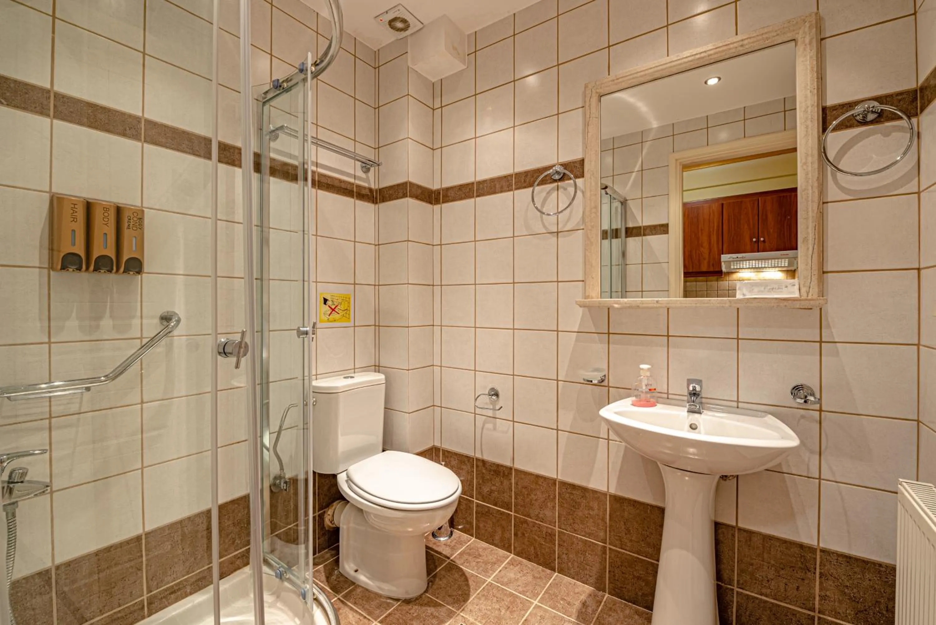 Bathroom in Xenonas Kypseli