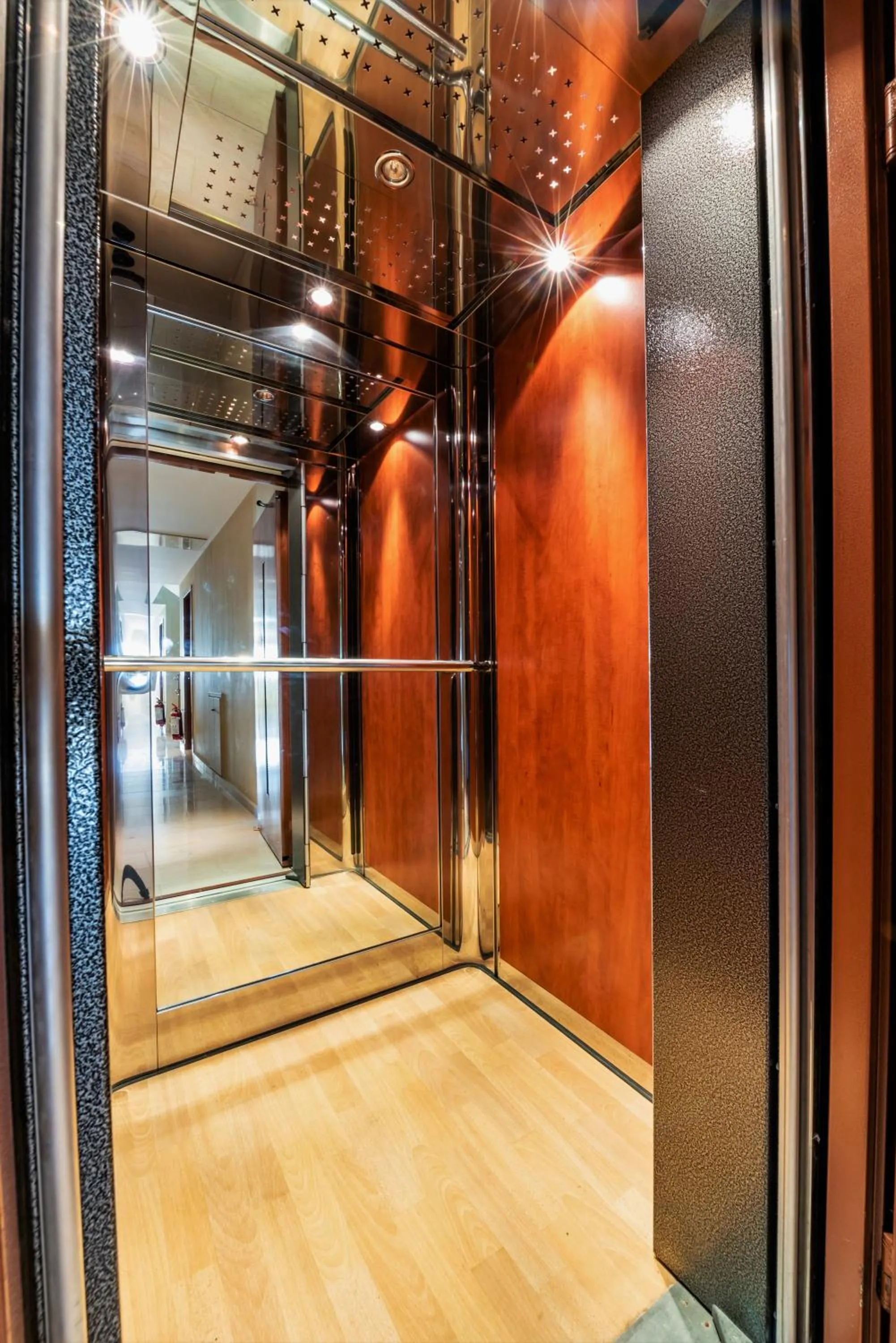 Property building in Xenonas Kypseli