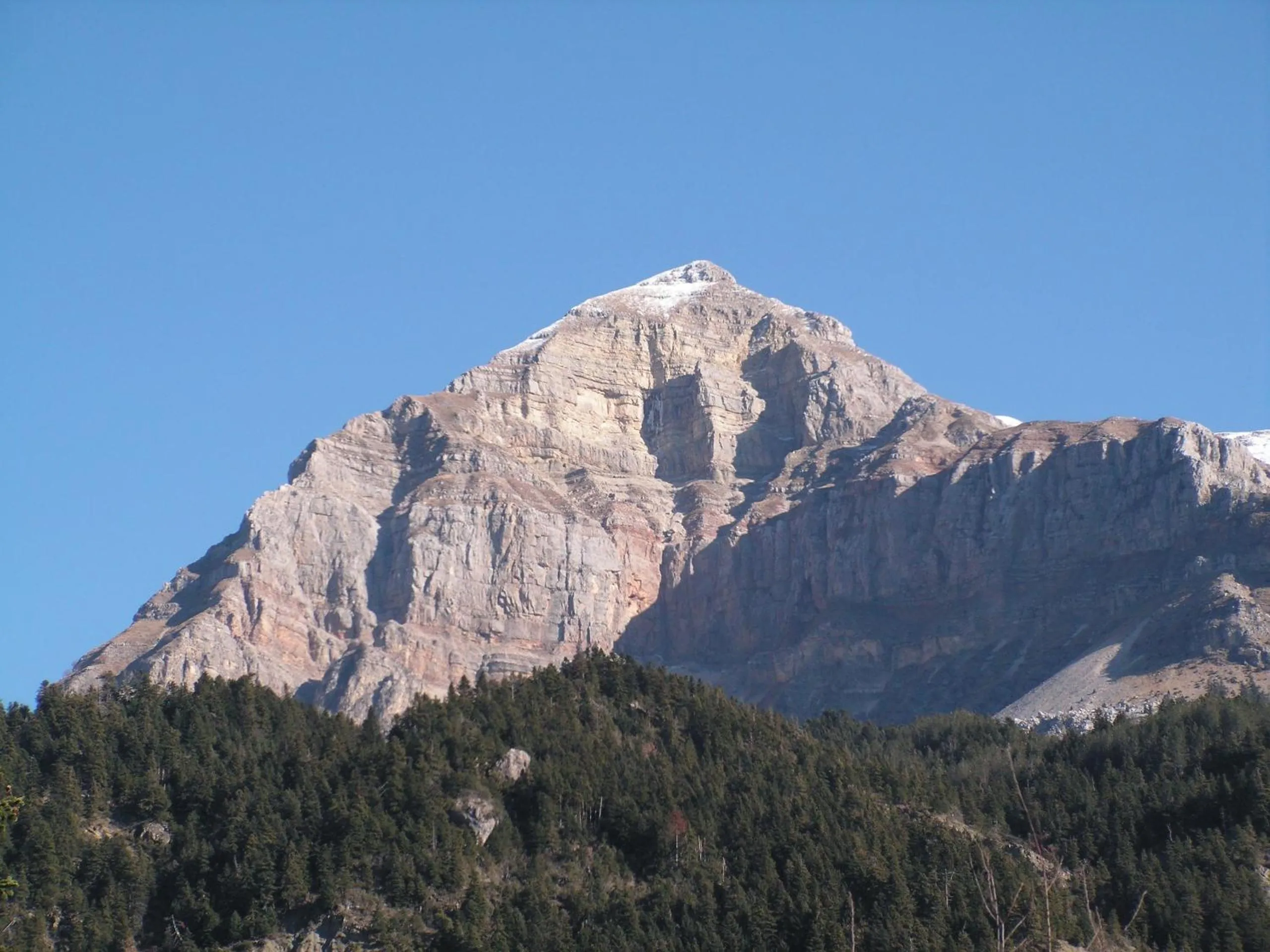 Mountain view in Xenonas Kypseli