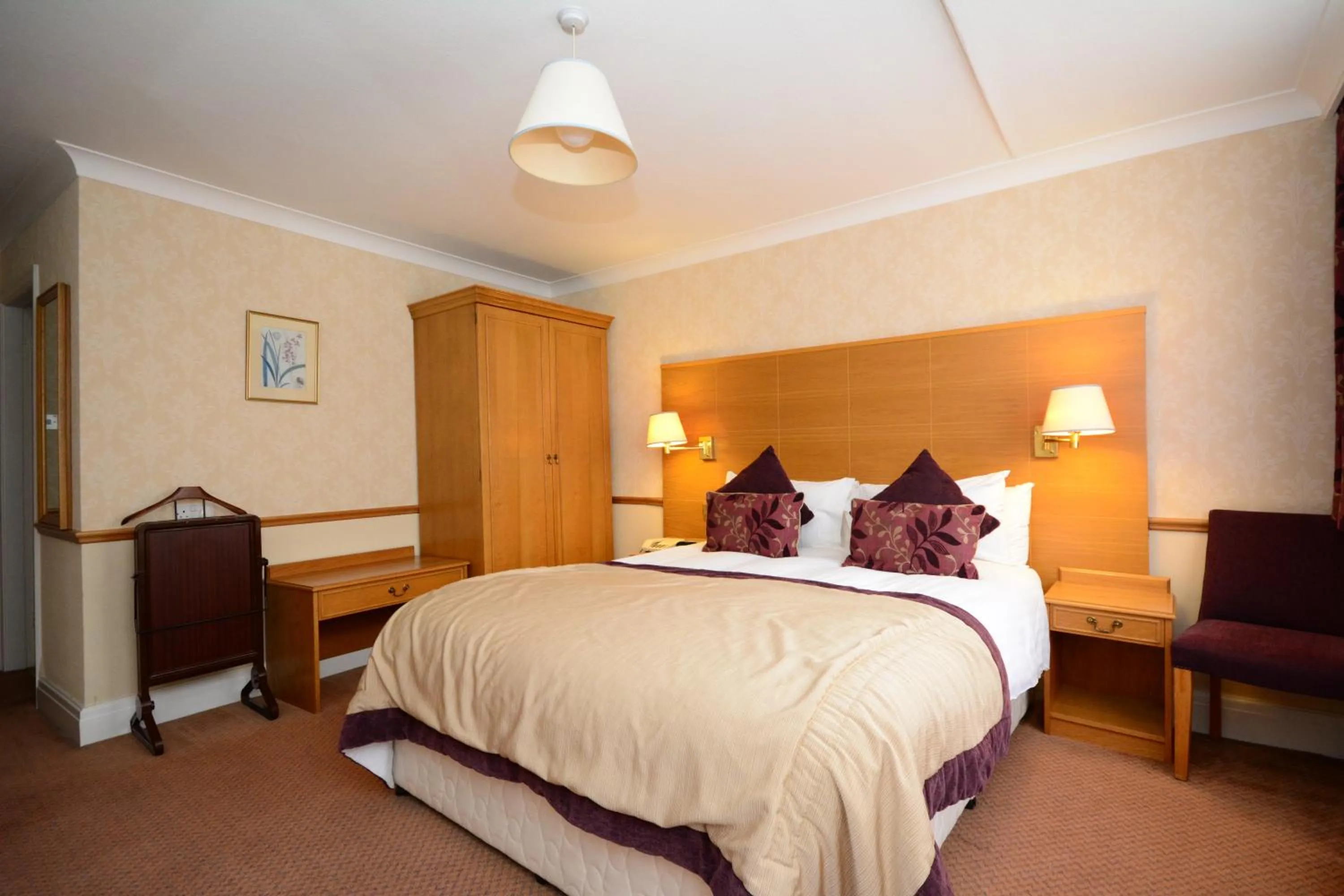 Bedroom, Bed in The Crescent Hotel