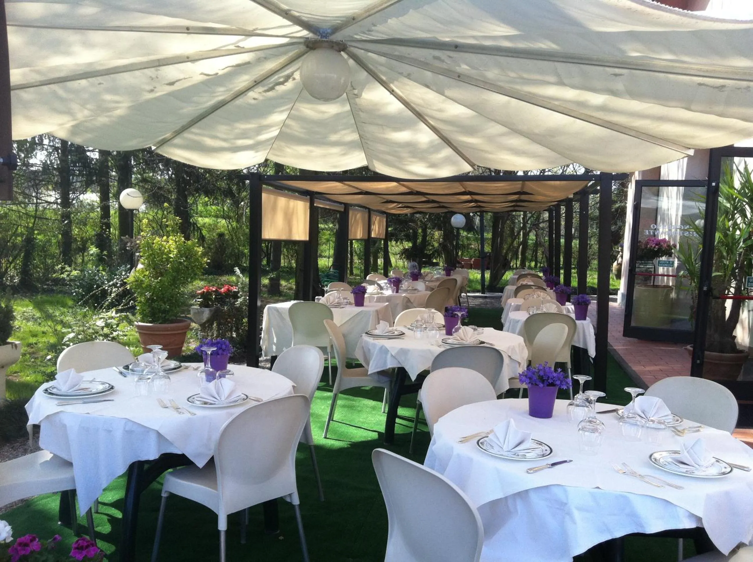 Restaurant/places to eat in Magnagallo