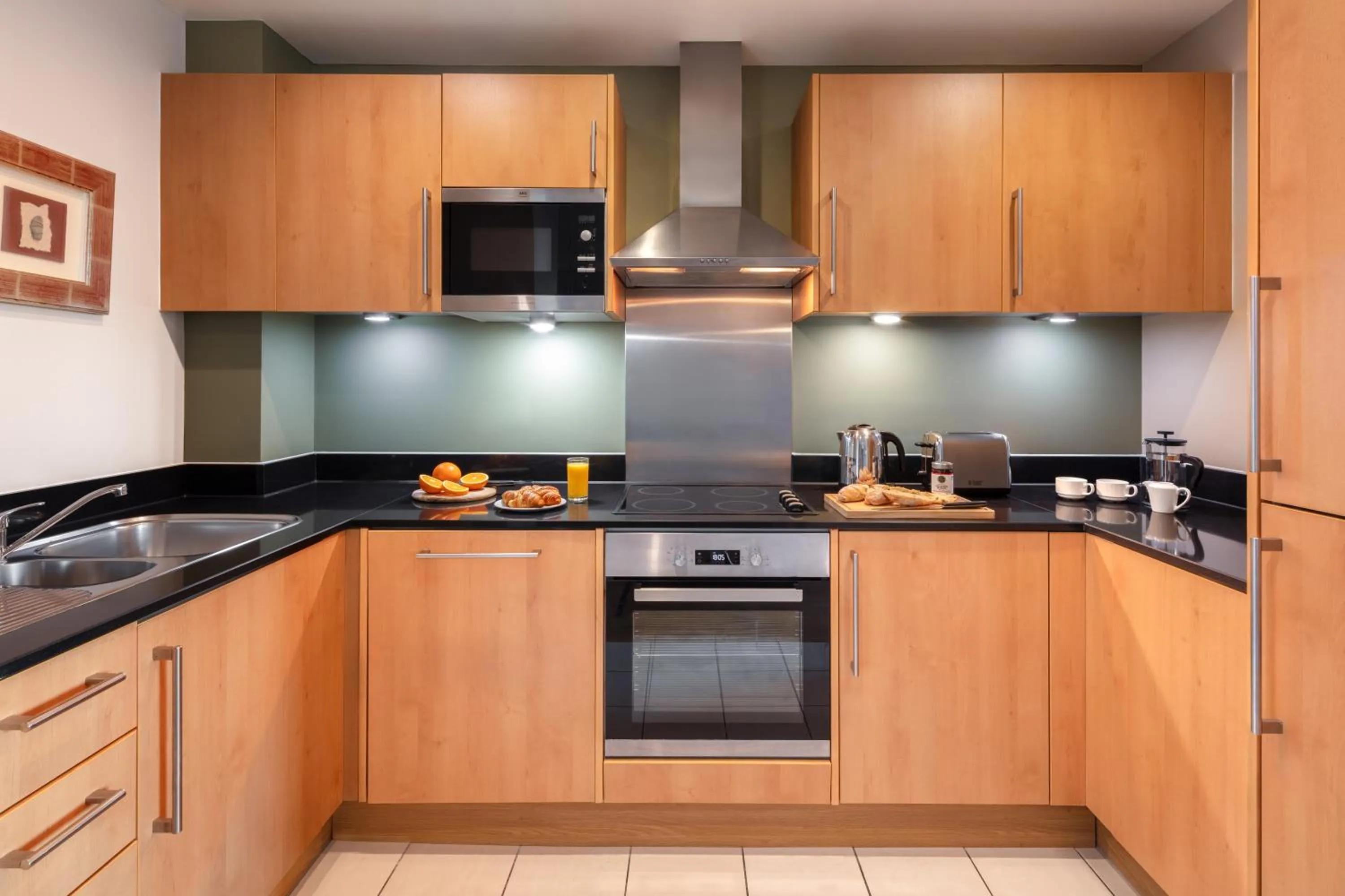 Coffee/tea facilities in Marlin Apartments London Bridge - Empire Square