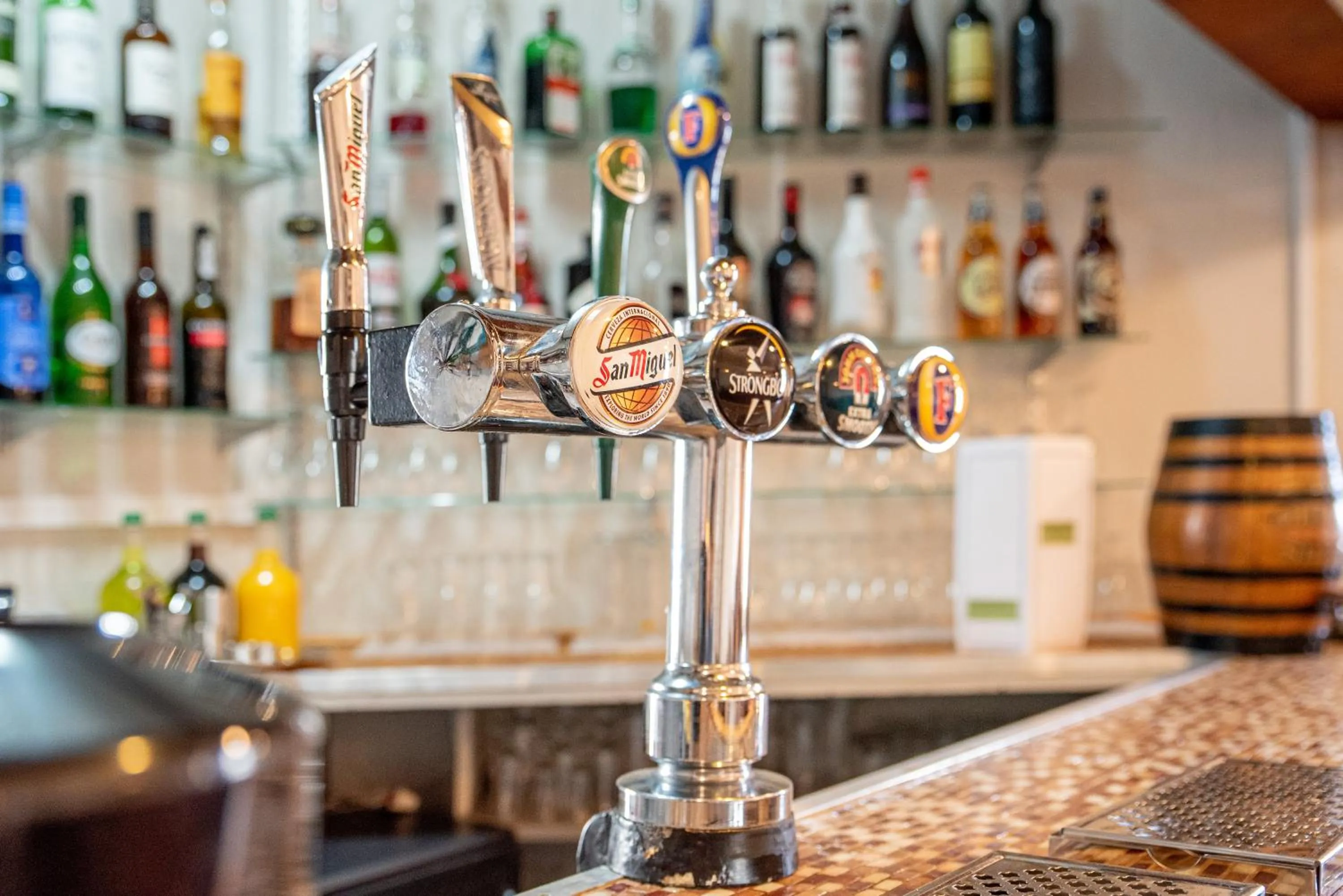 Lounge or bar in The Headlands