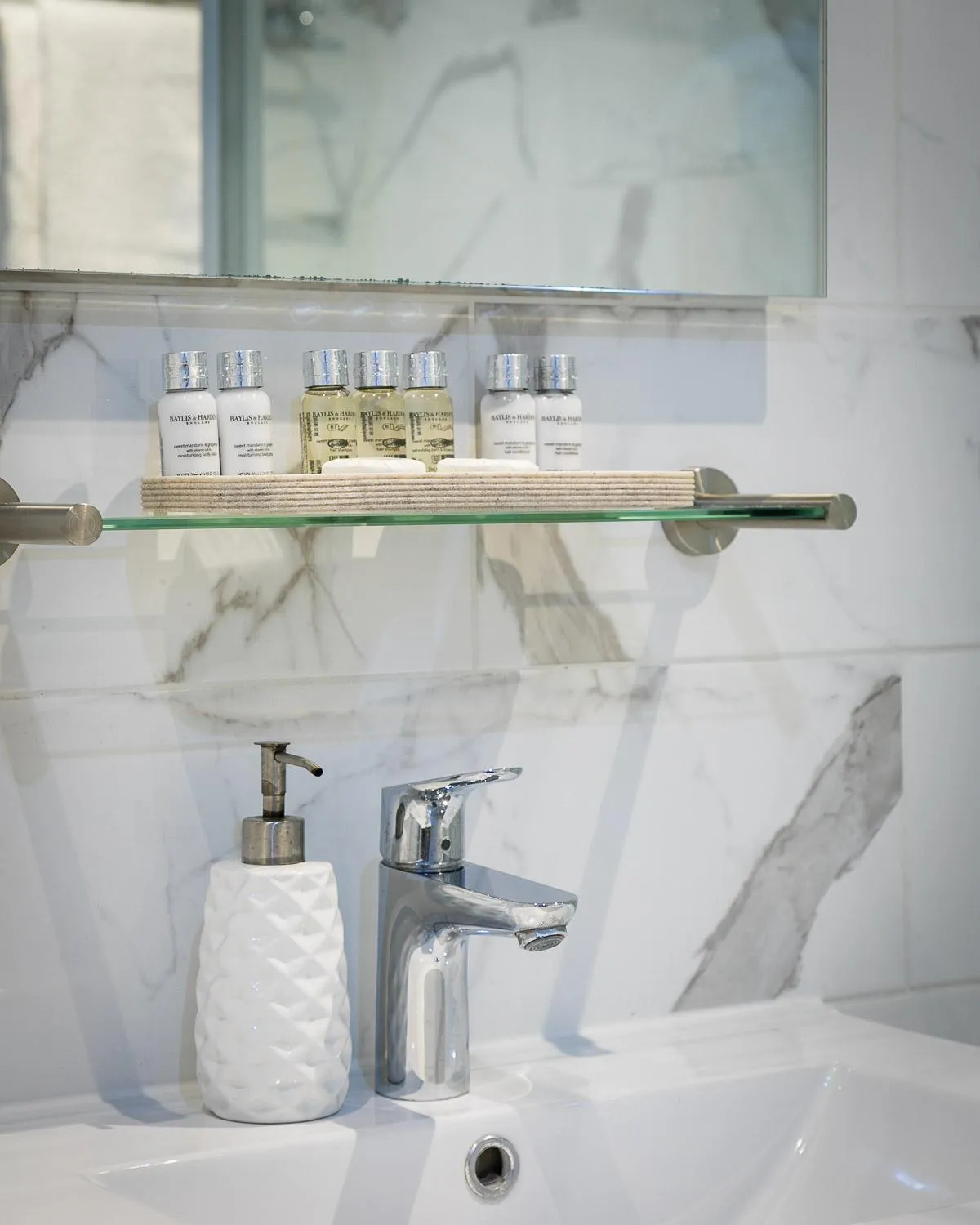 Bathroom in Cromwell road apartments