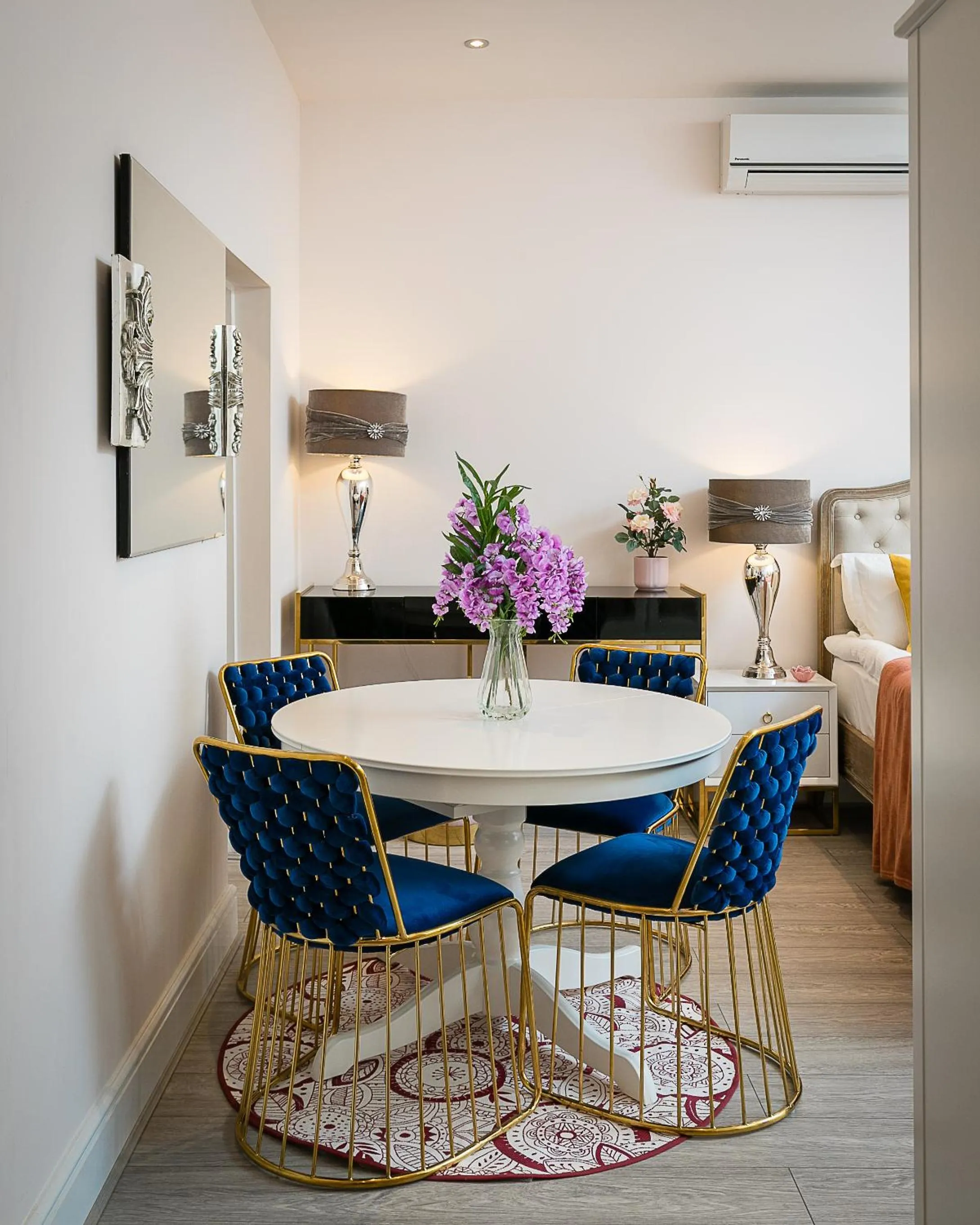 Dining area in Cromwell road apartments