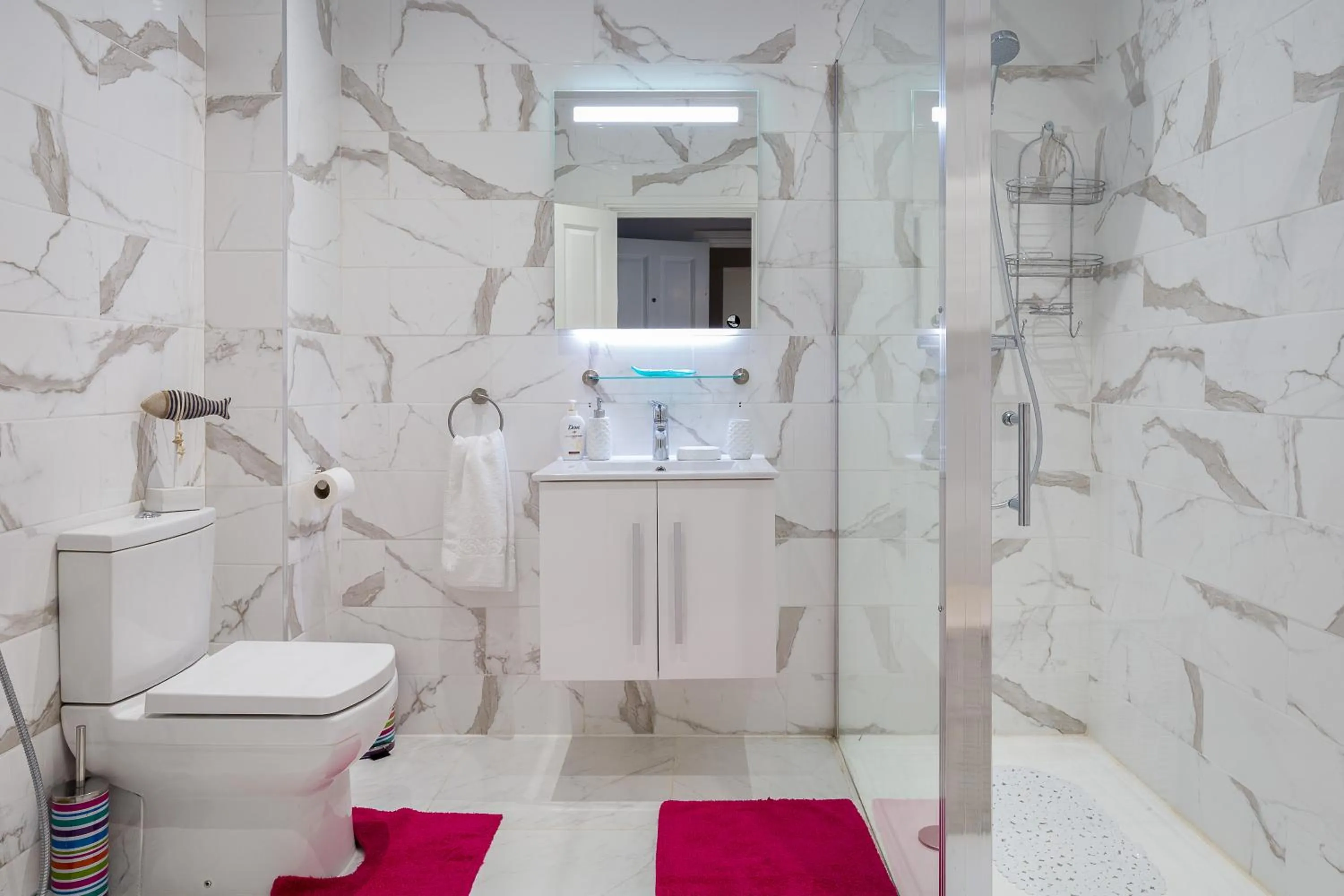 Bathroom in Cromwell road apartments