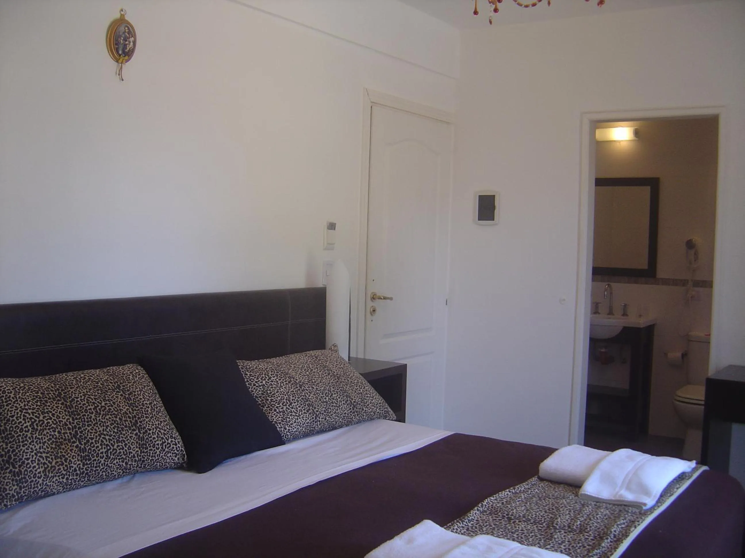 Photo of the whole room, Bed in Apart & Hotel Neptuno