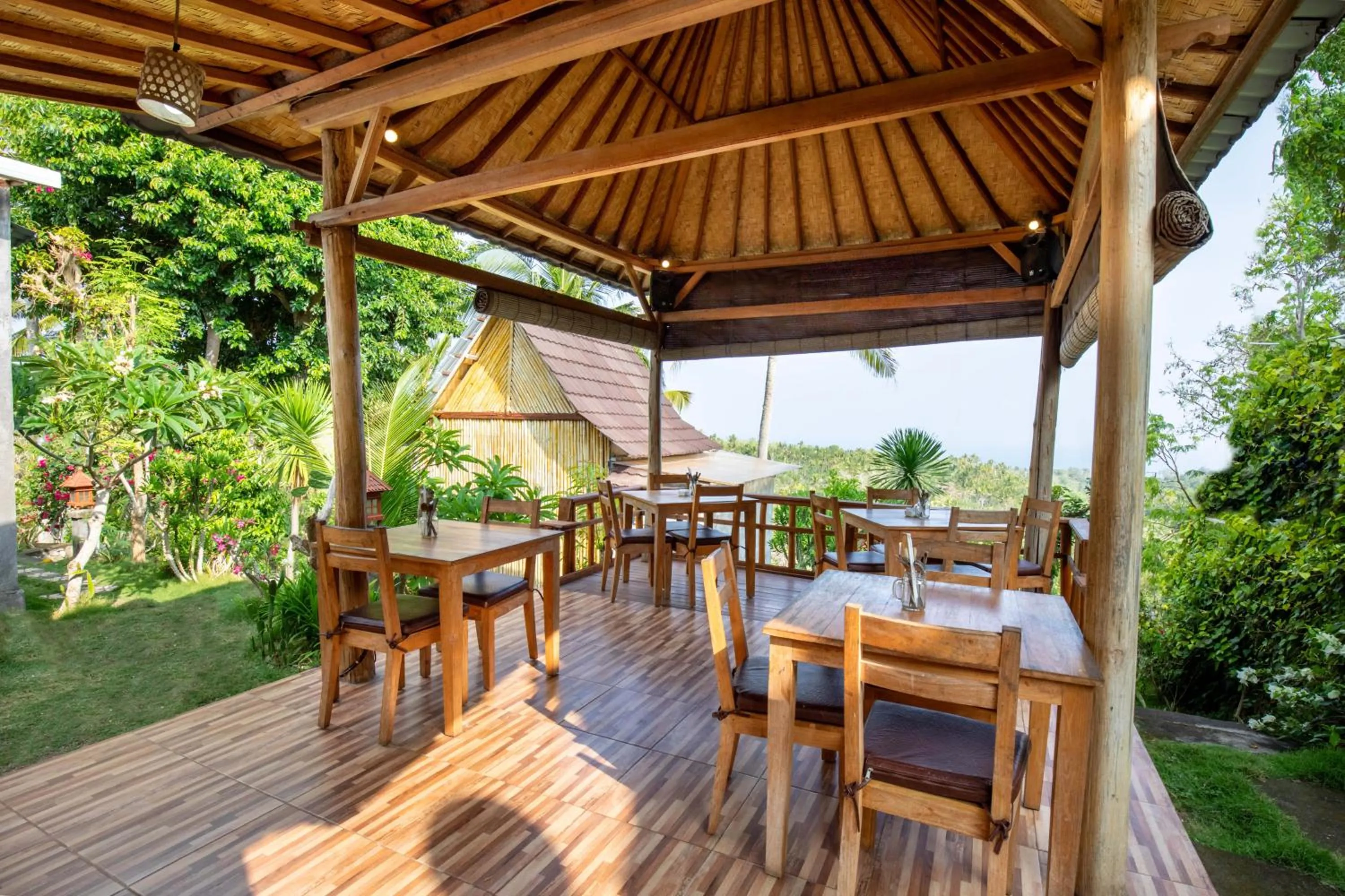 Restaurant/places to eat in Atuh Forest Cottage