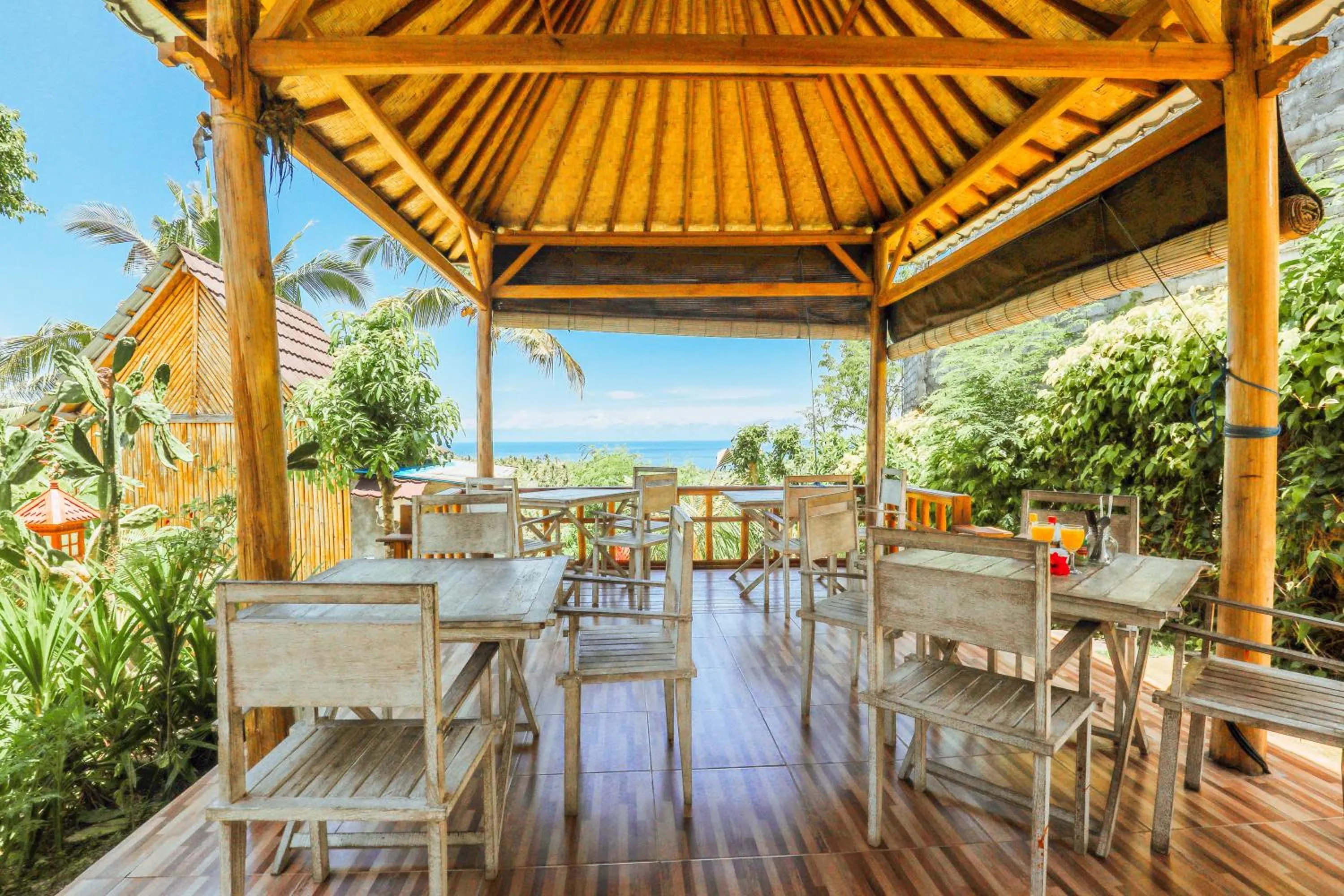 Restaurant/places to eat in Atuh Forest Cottage