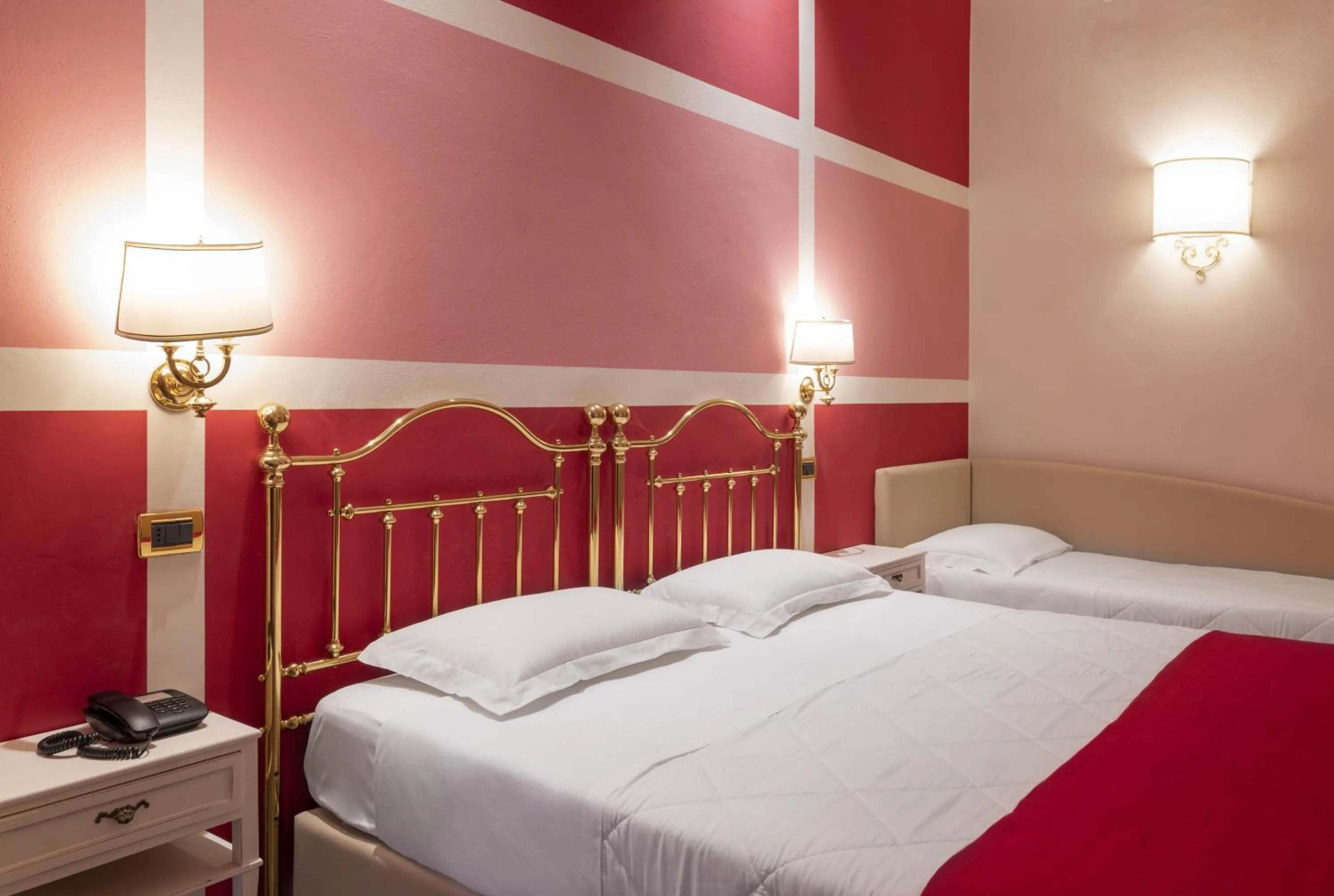 Photo of the whole room, Bed in Hotel Settentrionale Esplanade