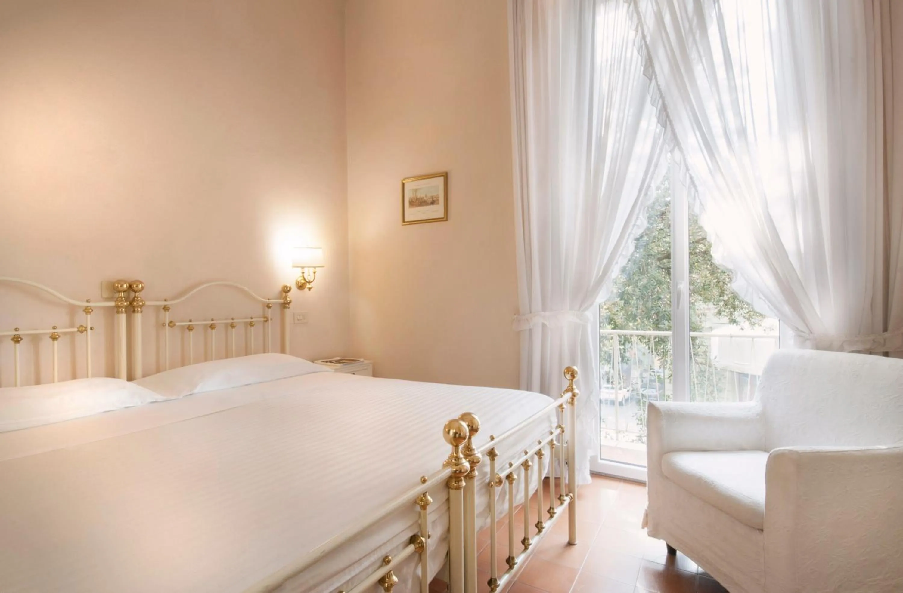 Photo of the whole room, Bed in Hotel Settentrionale Esplanade